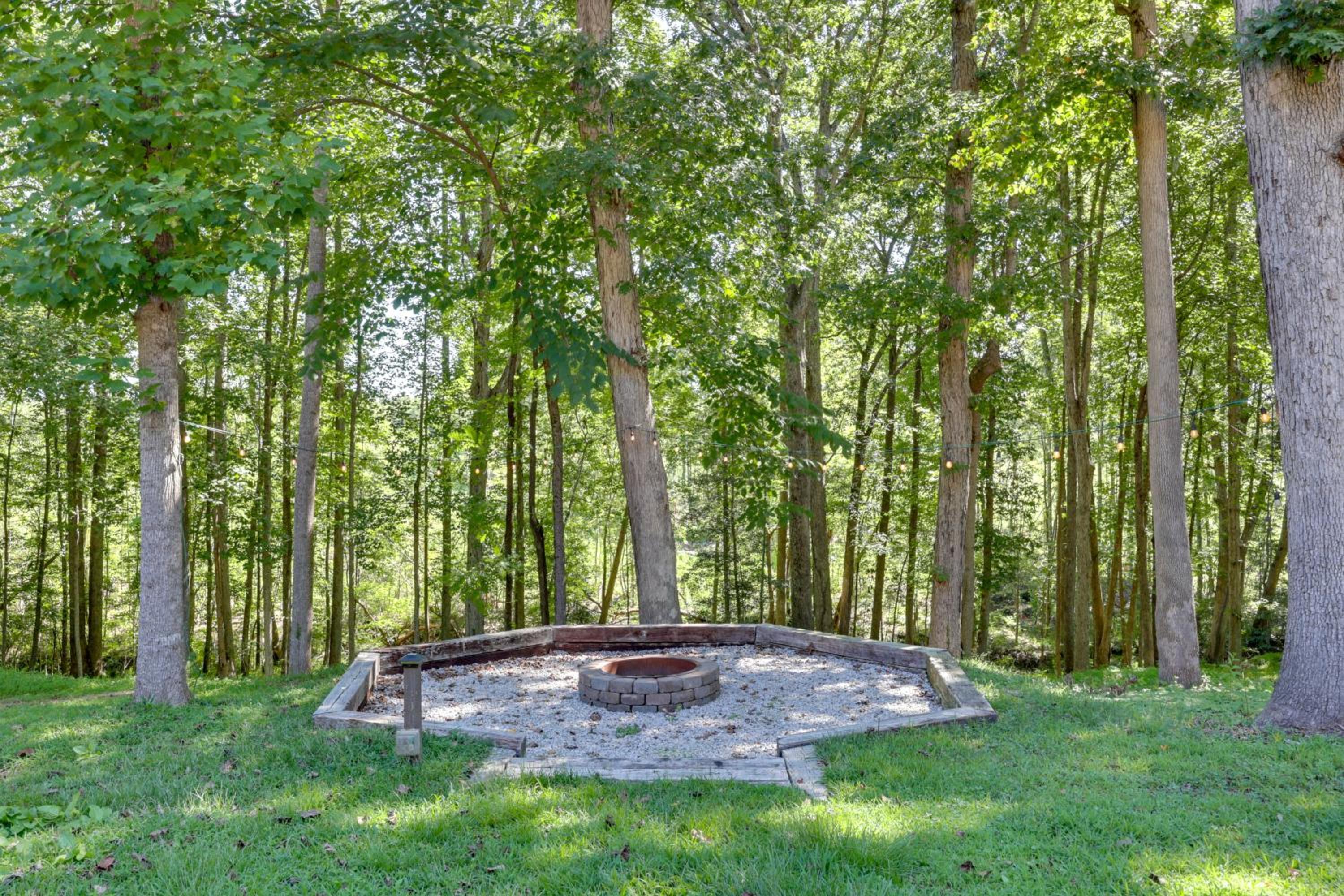 Unplug and Unwind! Country Cabin in Louisburg