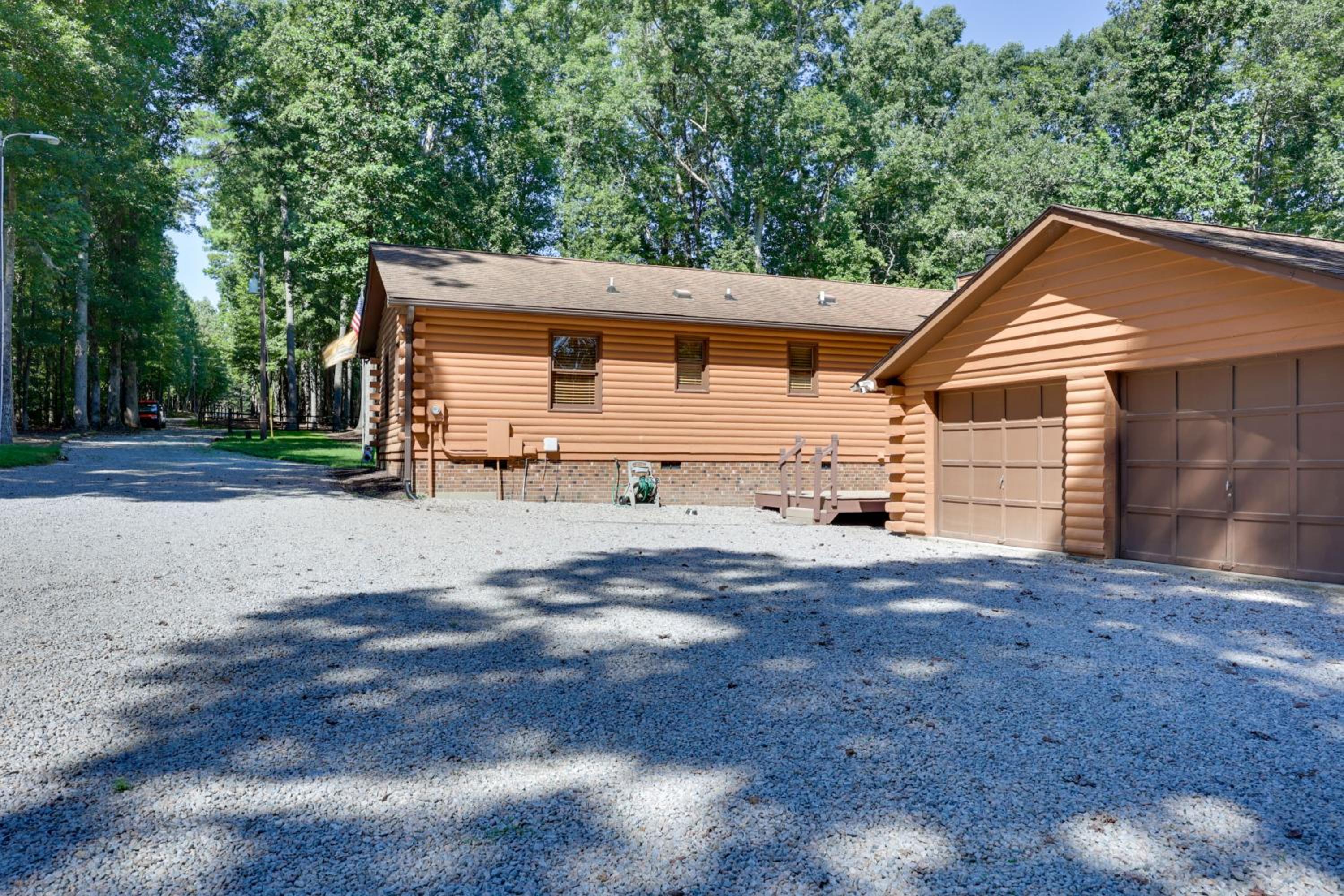 Unplug and Unwind! Country Cabin in Louisburg
