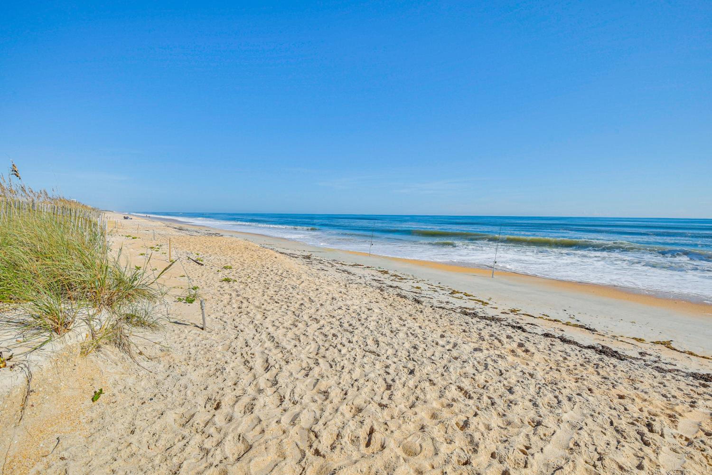 Walk to Beach! Palm Coast Oasis with Pool