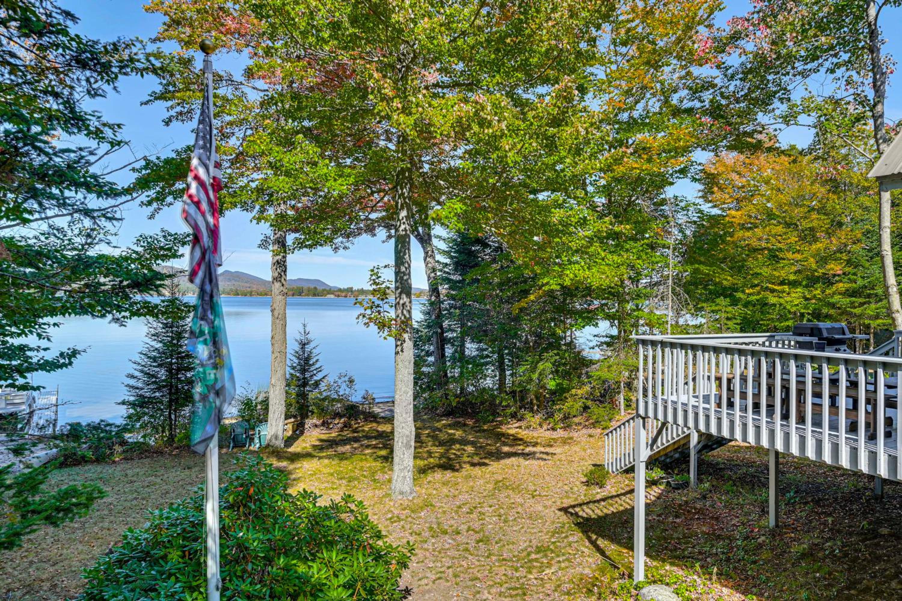 6 Mi to Ski Slopes Oak View Lakefront Home!