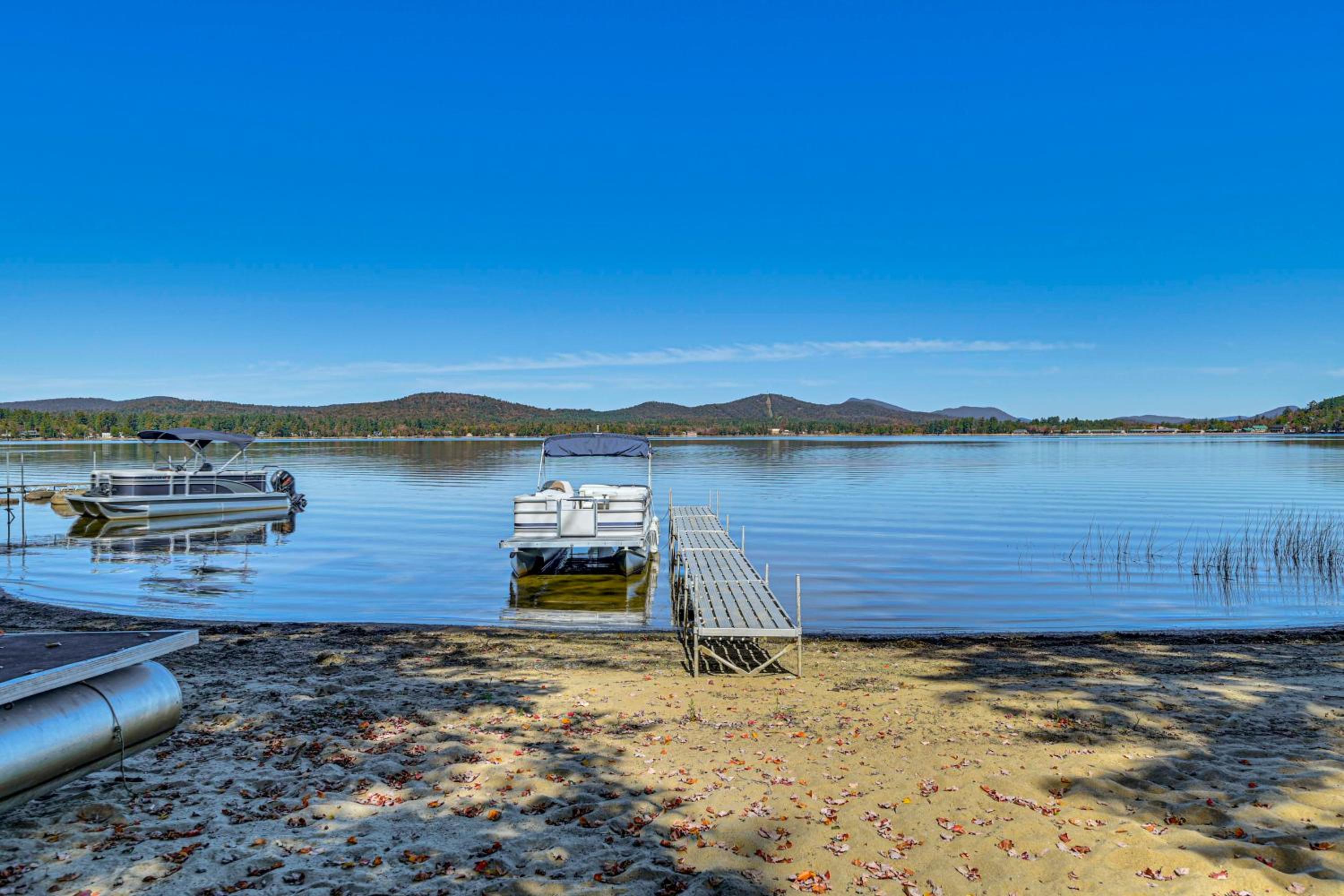 6 Mi to Ski Slopes Oak View Lakefront Home!