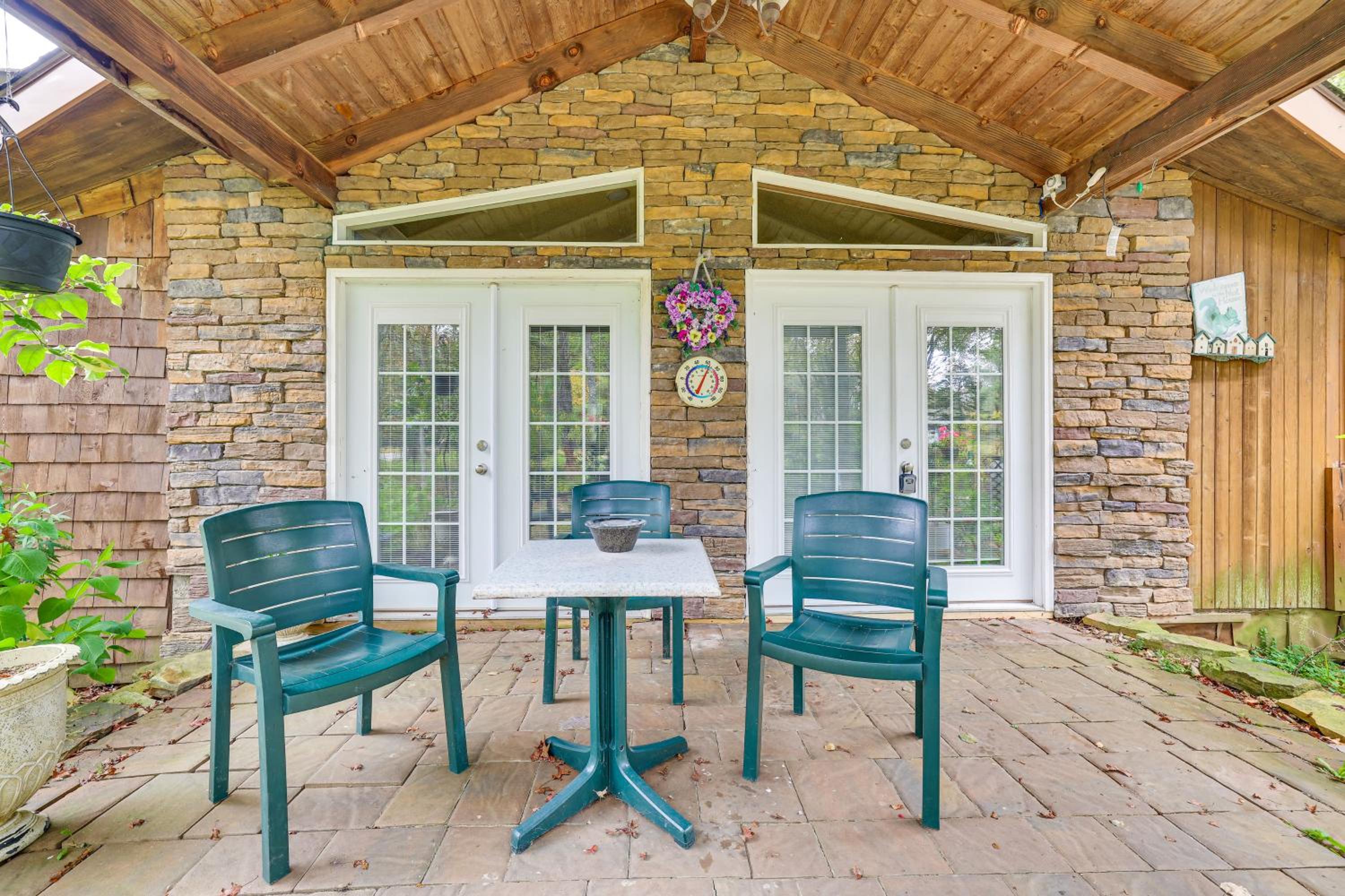 7 Mi to Big Boulder Mtn! Home with Pet-Friendly Yard