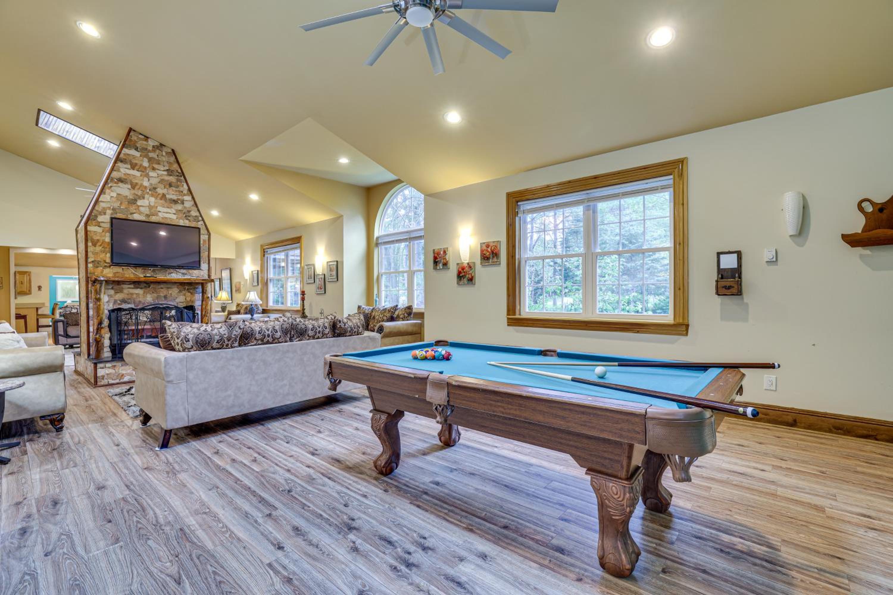 7 Mi to Big Boulder Mtn! Home with Pet-Friendly Yard