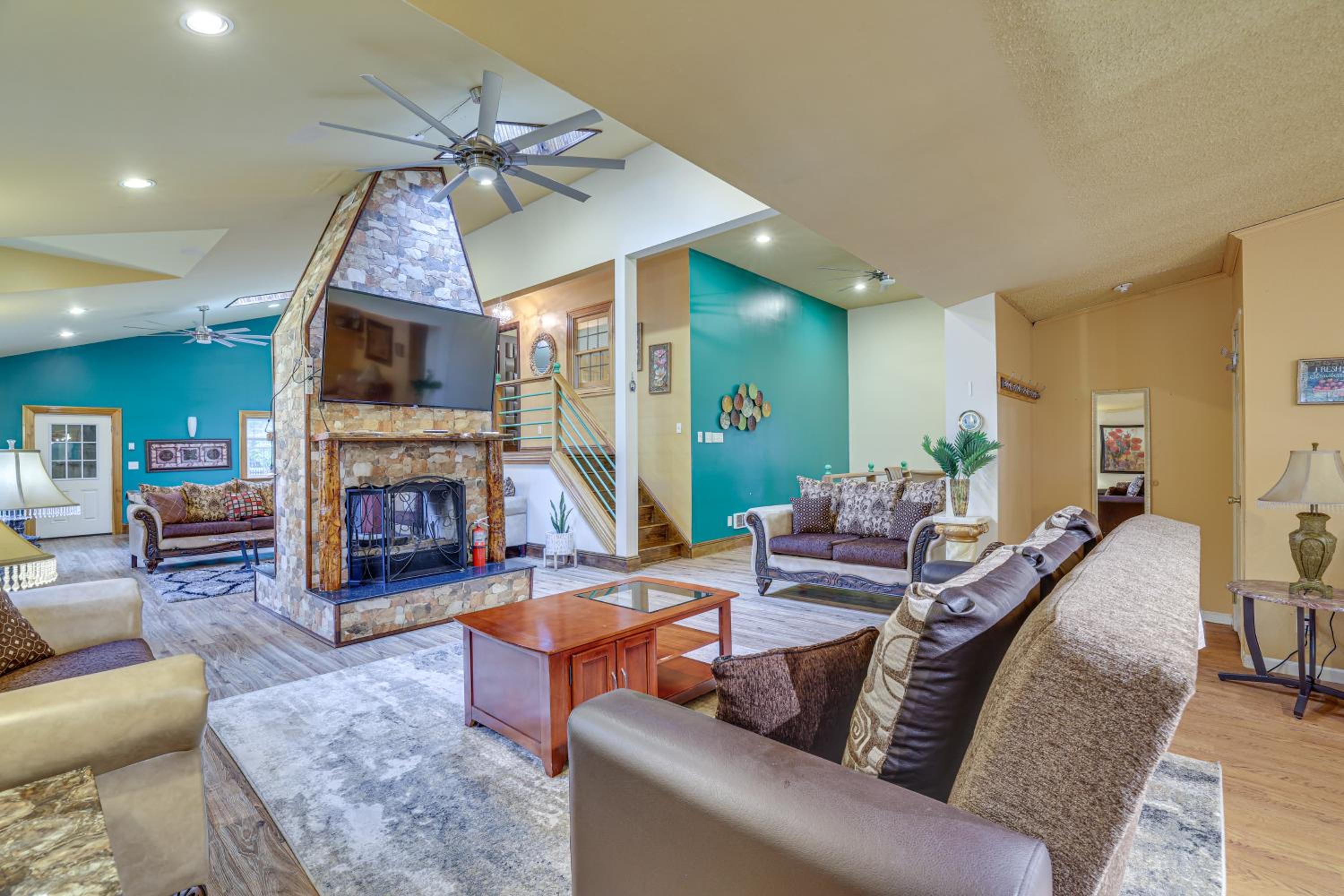 7 Mi to Big Boulder Mtn! Home with Pet-Friendly Yard