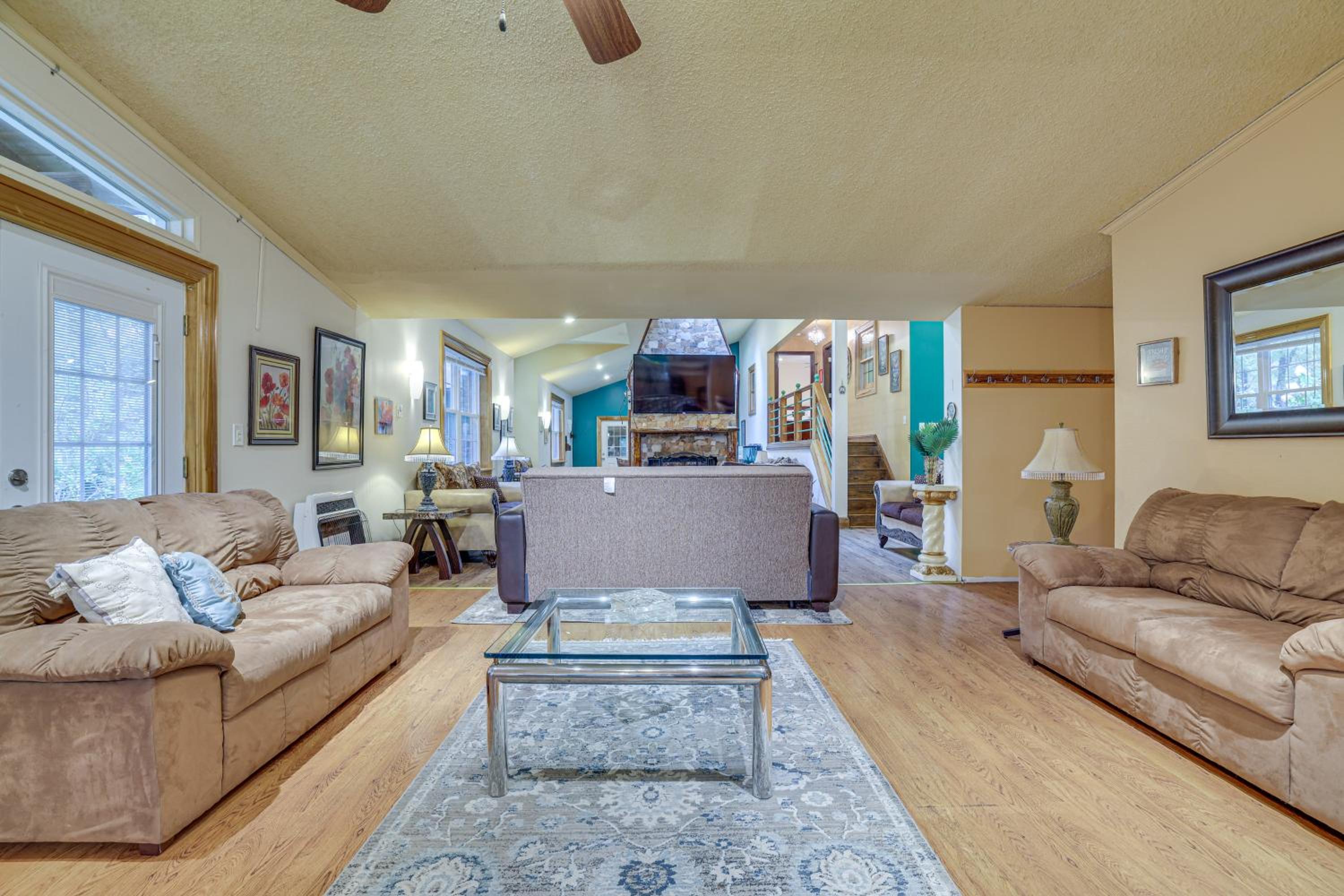 7 Mi to Big Boulder Mtn! Home with Pet-Friendly Yard