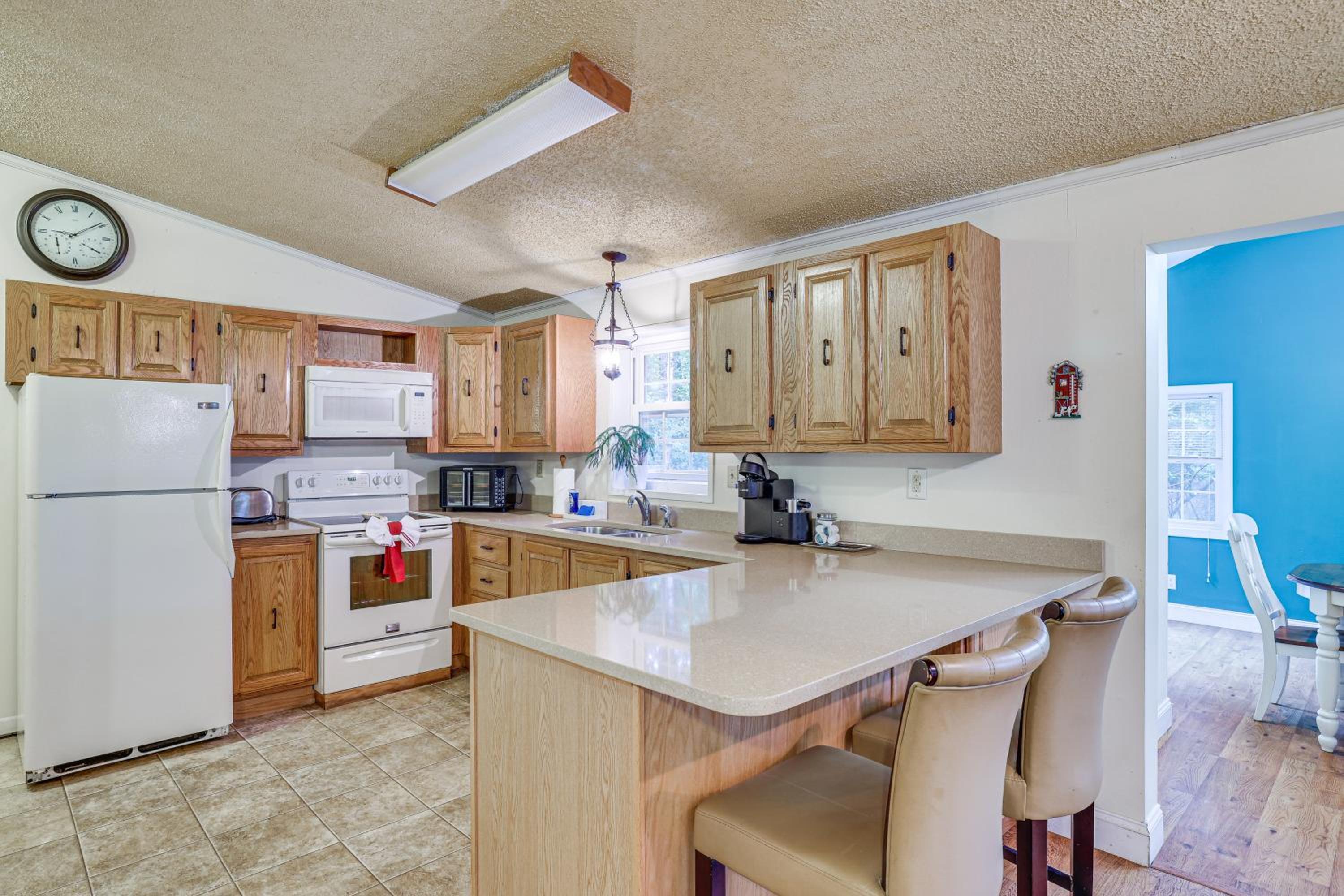 7 Mi to Big Boulder Mtn! Home with Pet-Friendly Yard