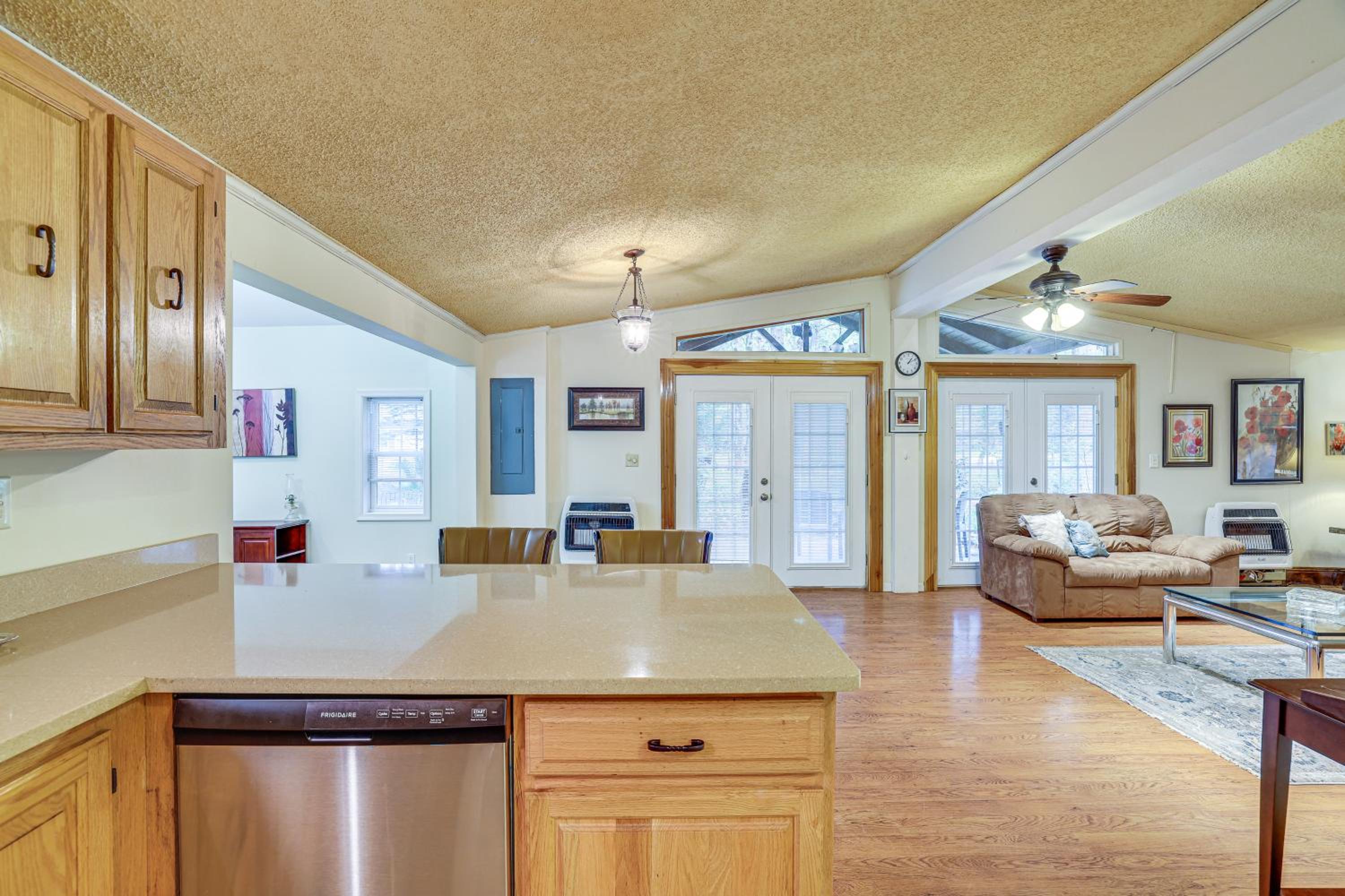 7 Mi to Big Boulder Mtn! Home with Pet-Friendly Yard