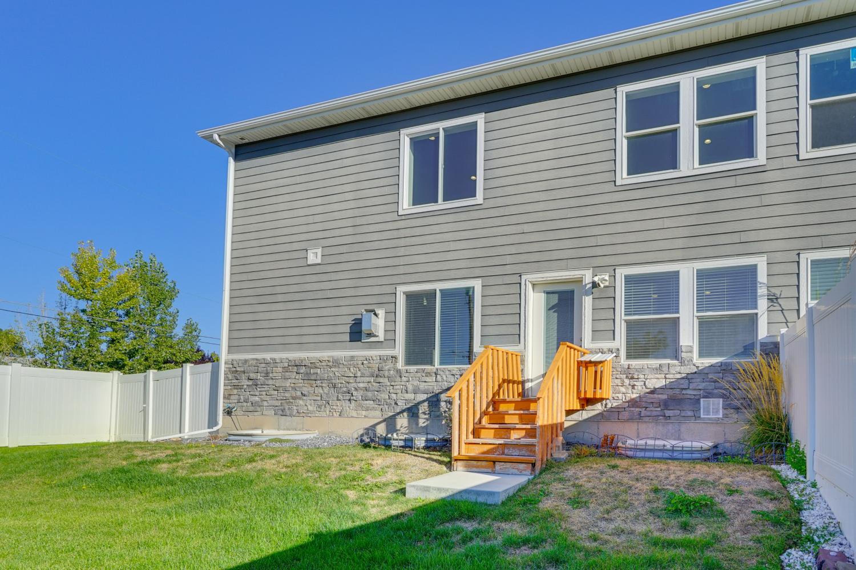 Room to Work and Relax! SLC Townhome with Office, Yard