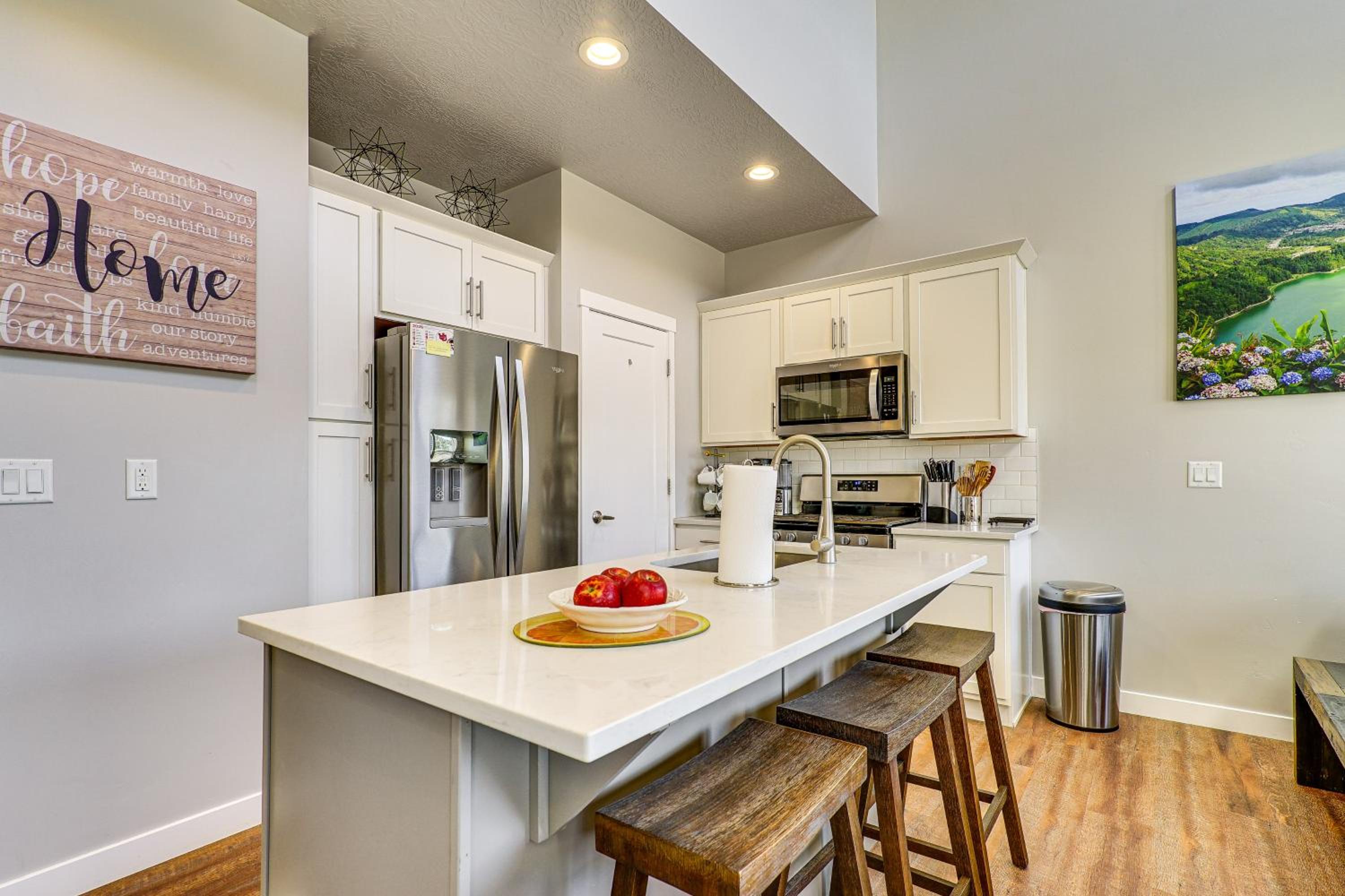 Room to Work and Relax! SLC Townhome with Office, Yard