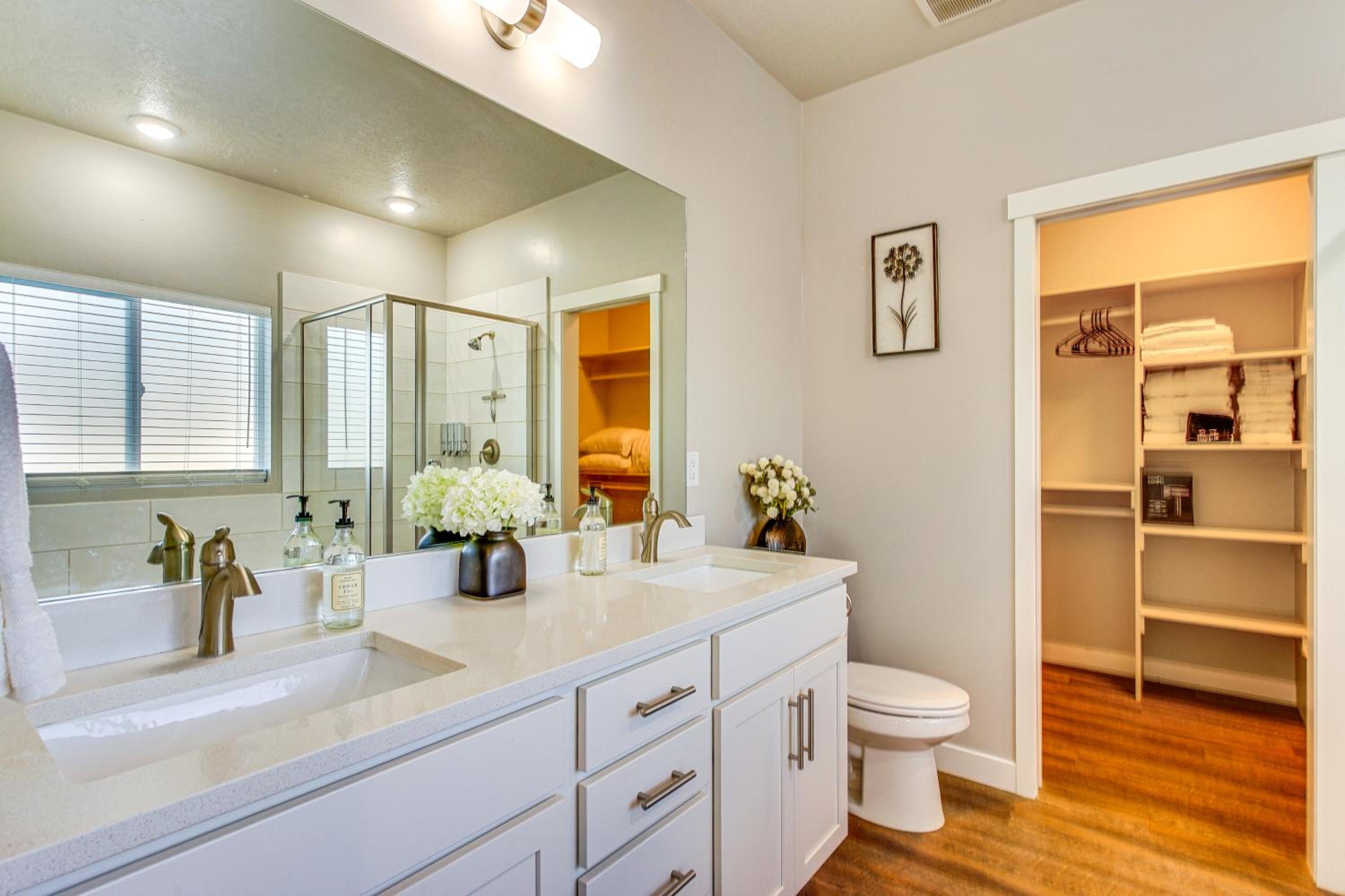 Room to Work and Relax! SLC Townhome with Office, Yard