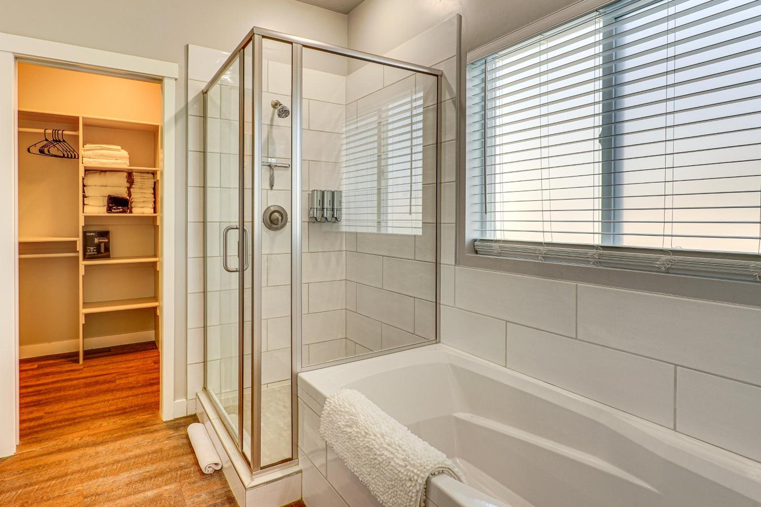 Room to Work and Relax! SLC Townhome with Office, Yard