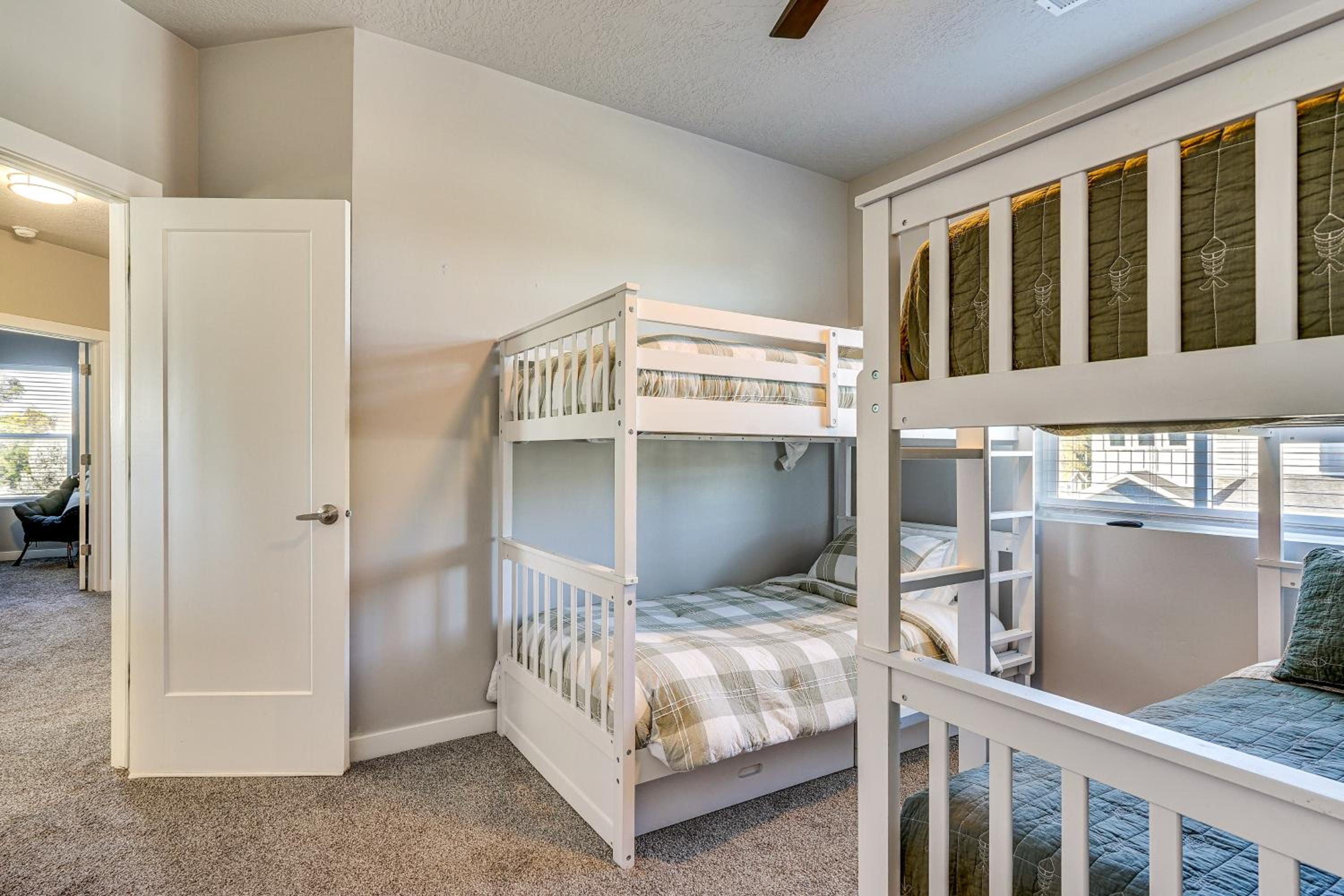Room to Work and Relax! SLC Townhome with Office, Yard