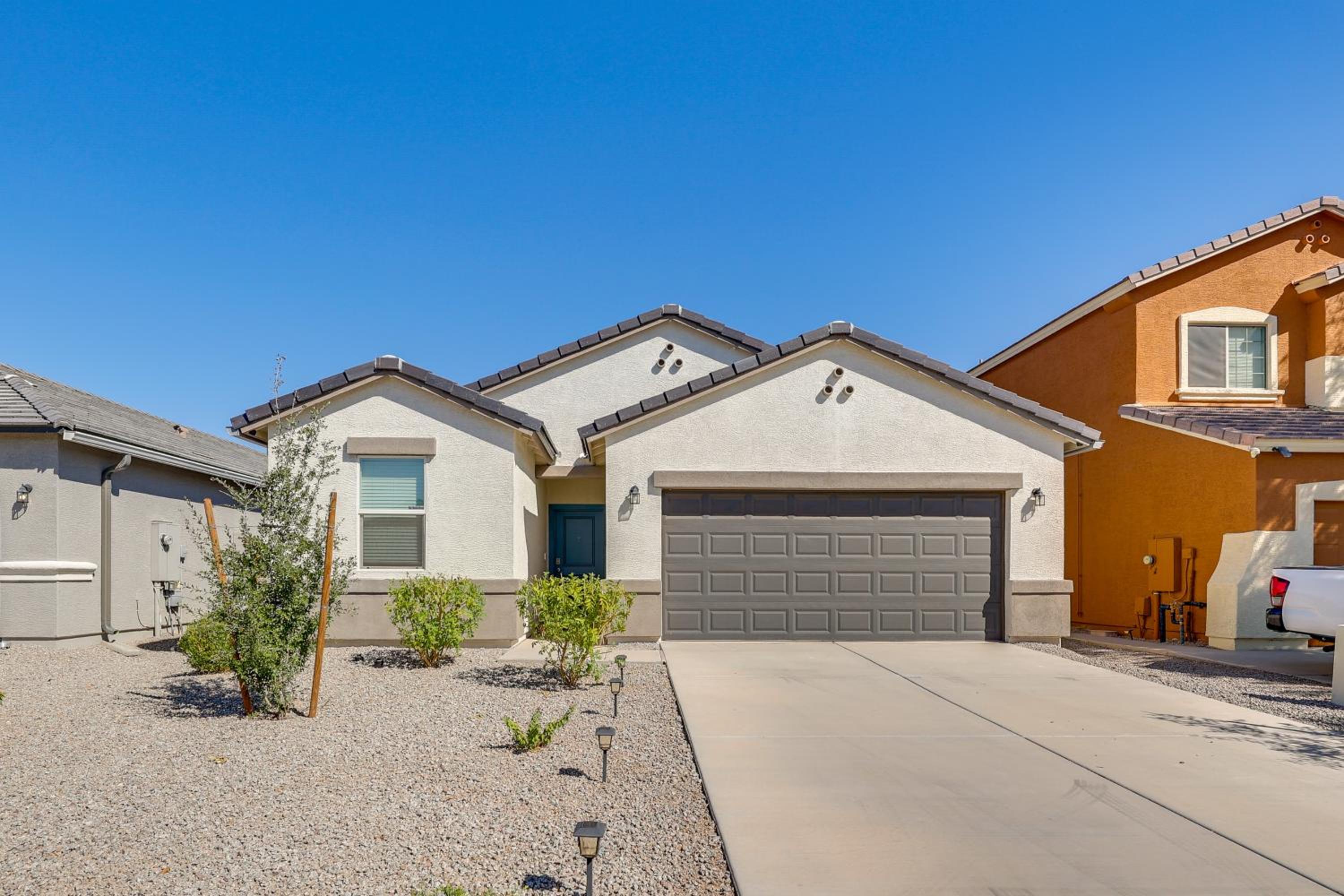 Suburban Family Home 7 Mi to Poston Butte Preserve