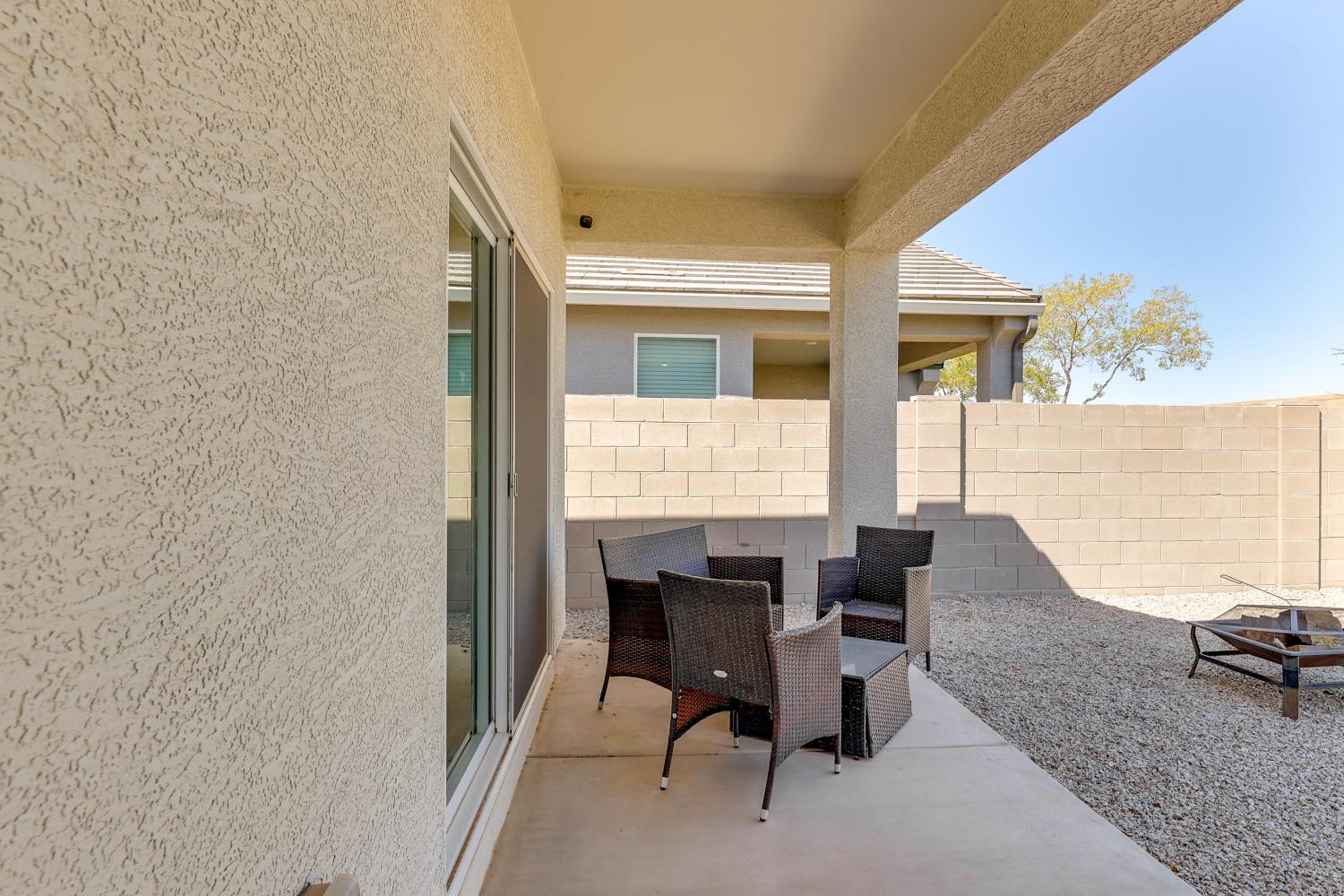 Suburban Family Home 7 Mi to Poston Butte Preserve