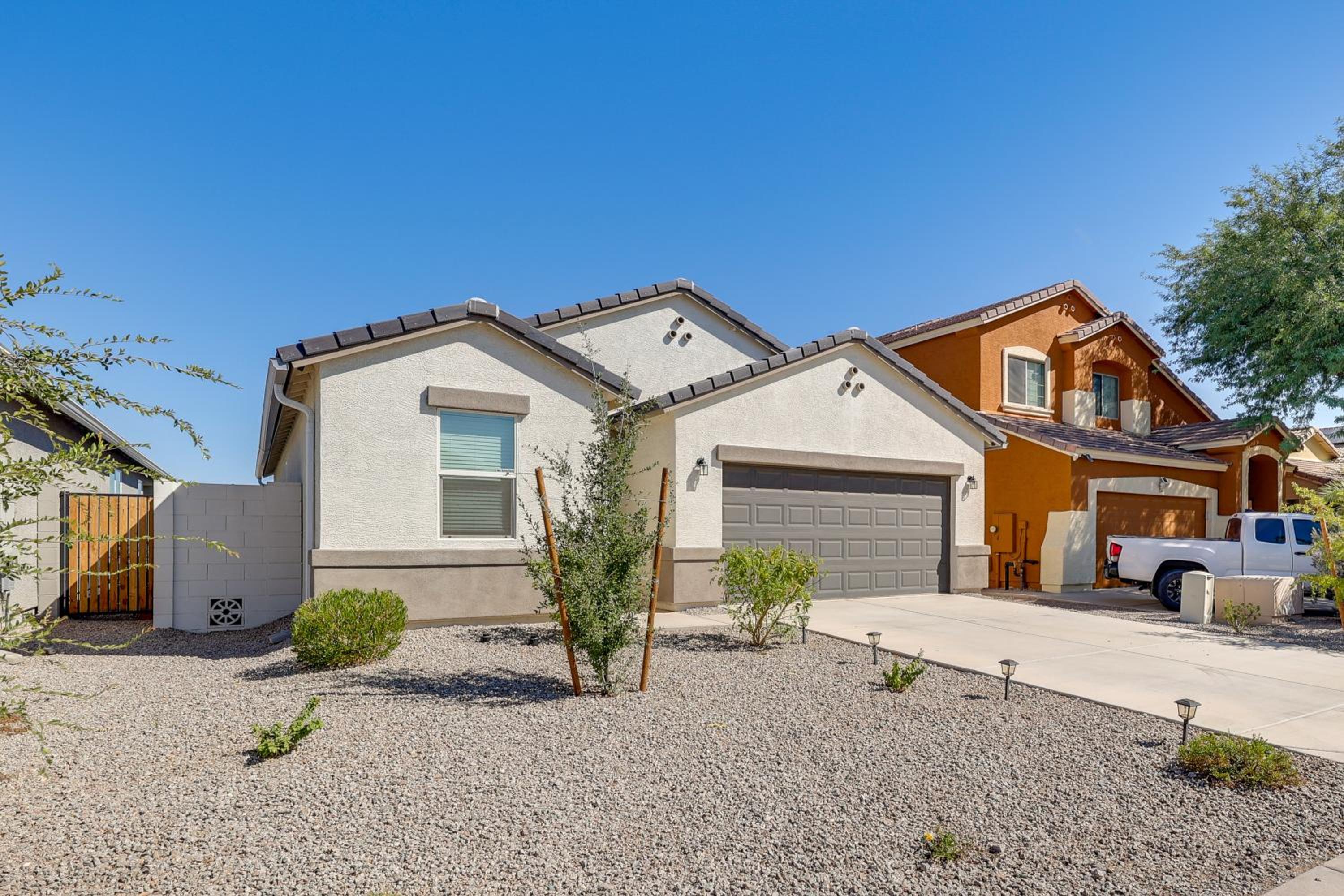 Suburban Family Home 7 Mi to Poston Butte Preserve