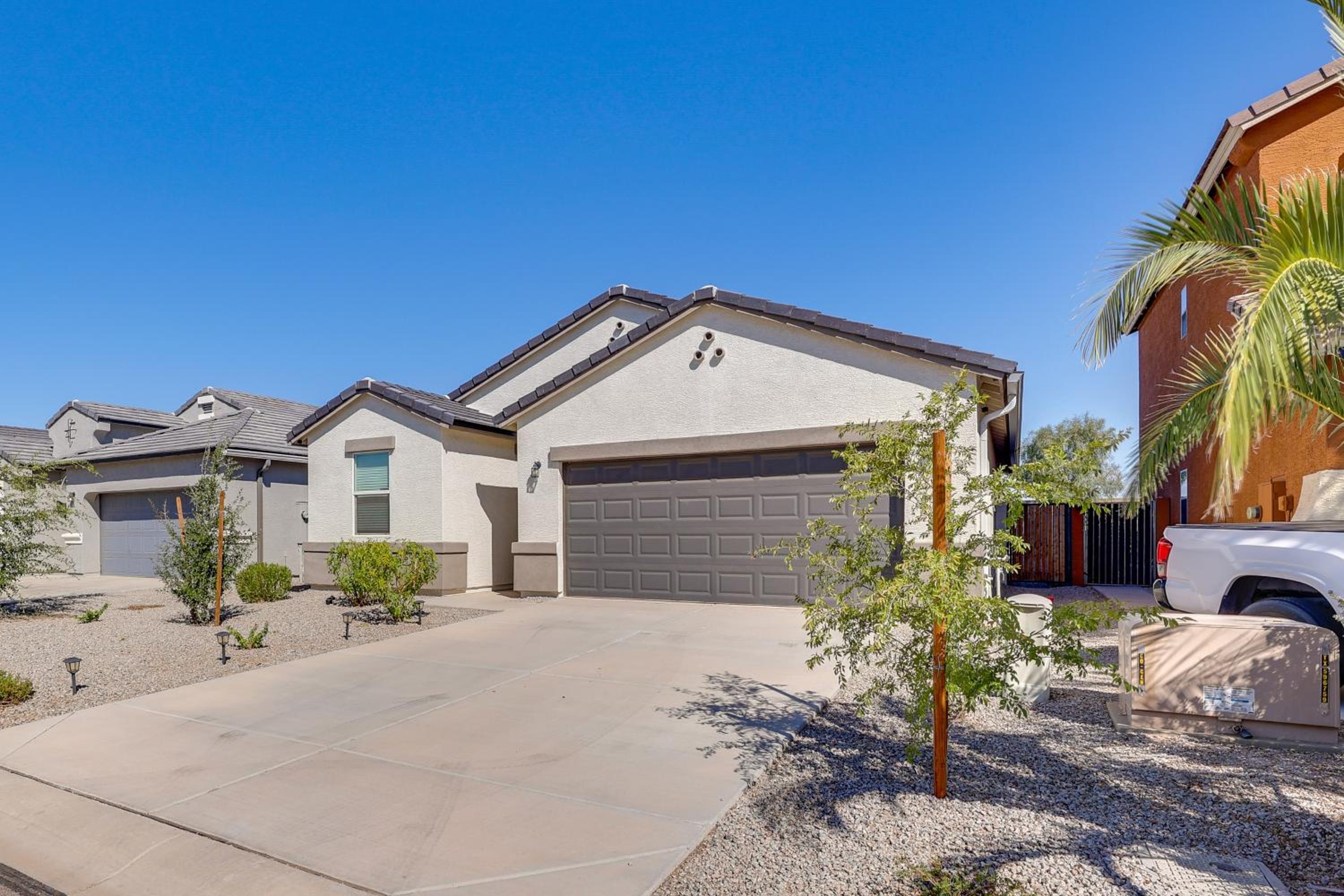Suburban Family Home 7 Mi to Poston Butte Preserve
