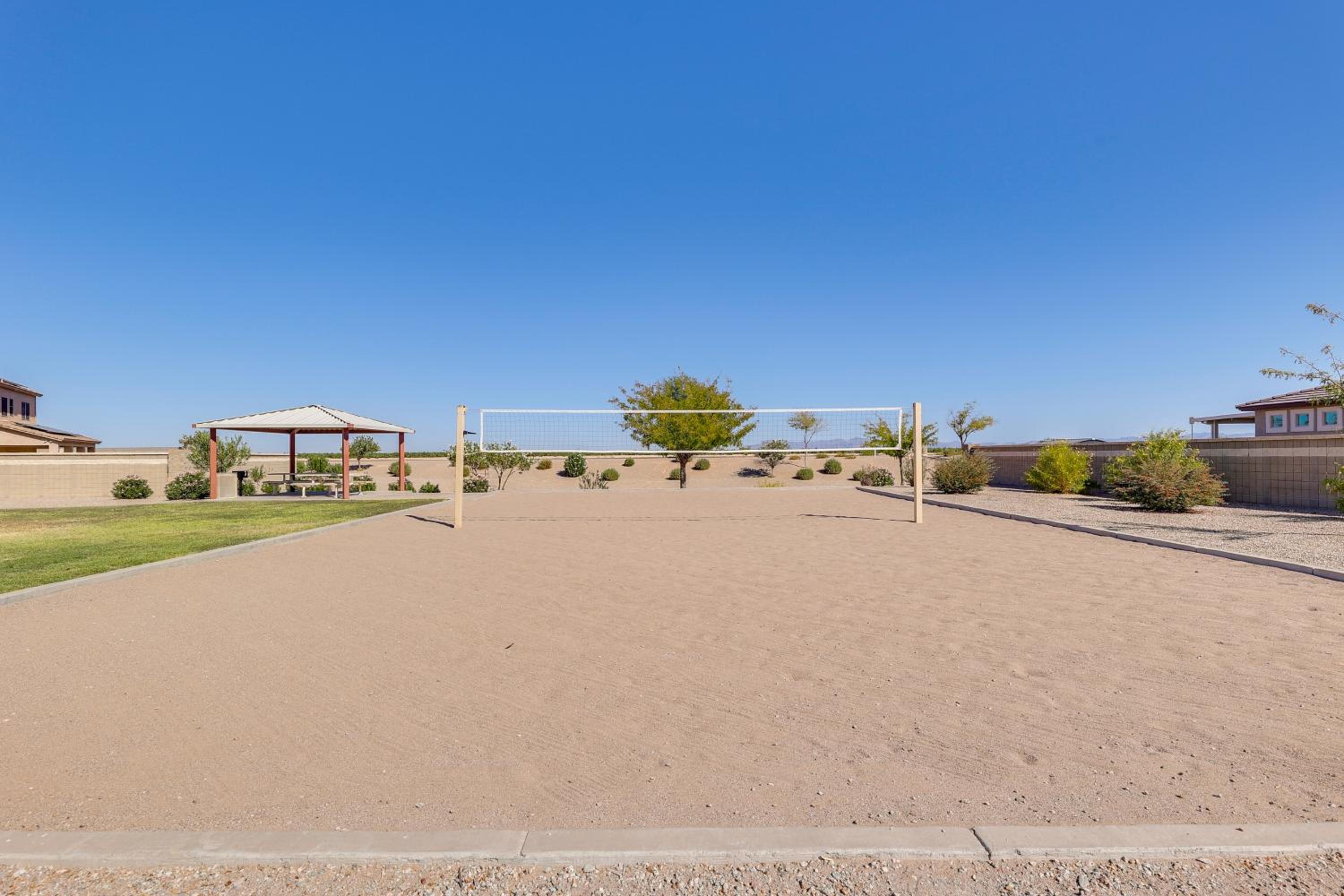 Suburban Family Home 7 Mi to Poston Butte Preserve
