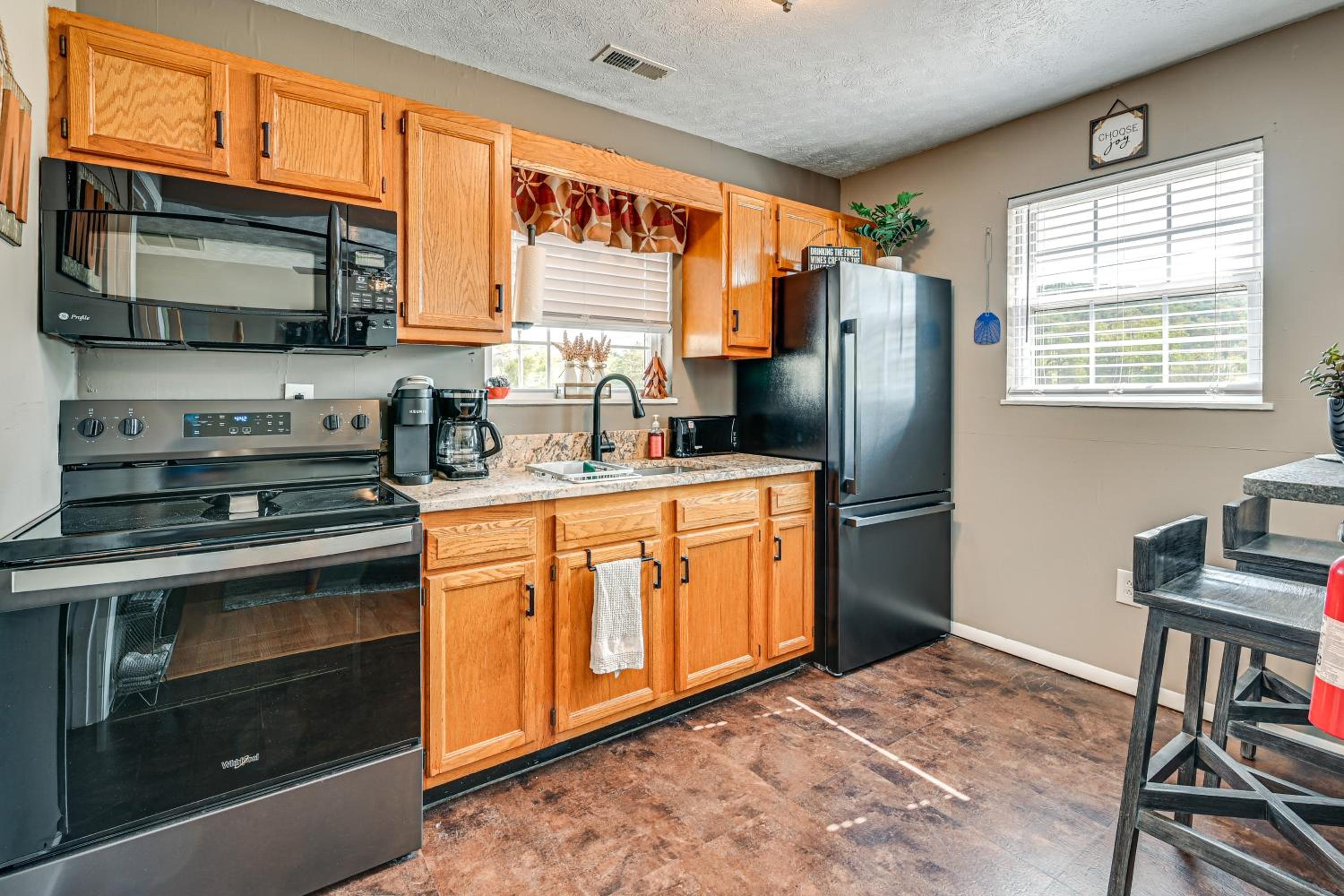 5 Mi to Dtwn Somerset! Country Retreat with Gazebo