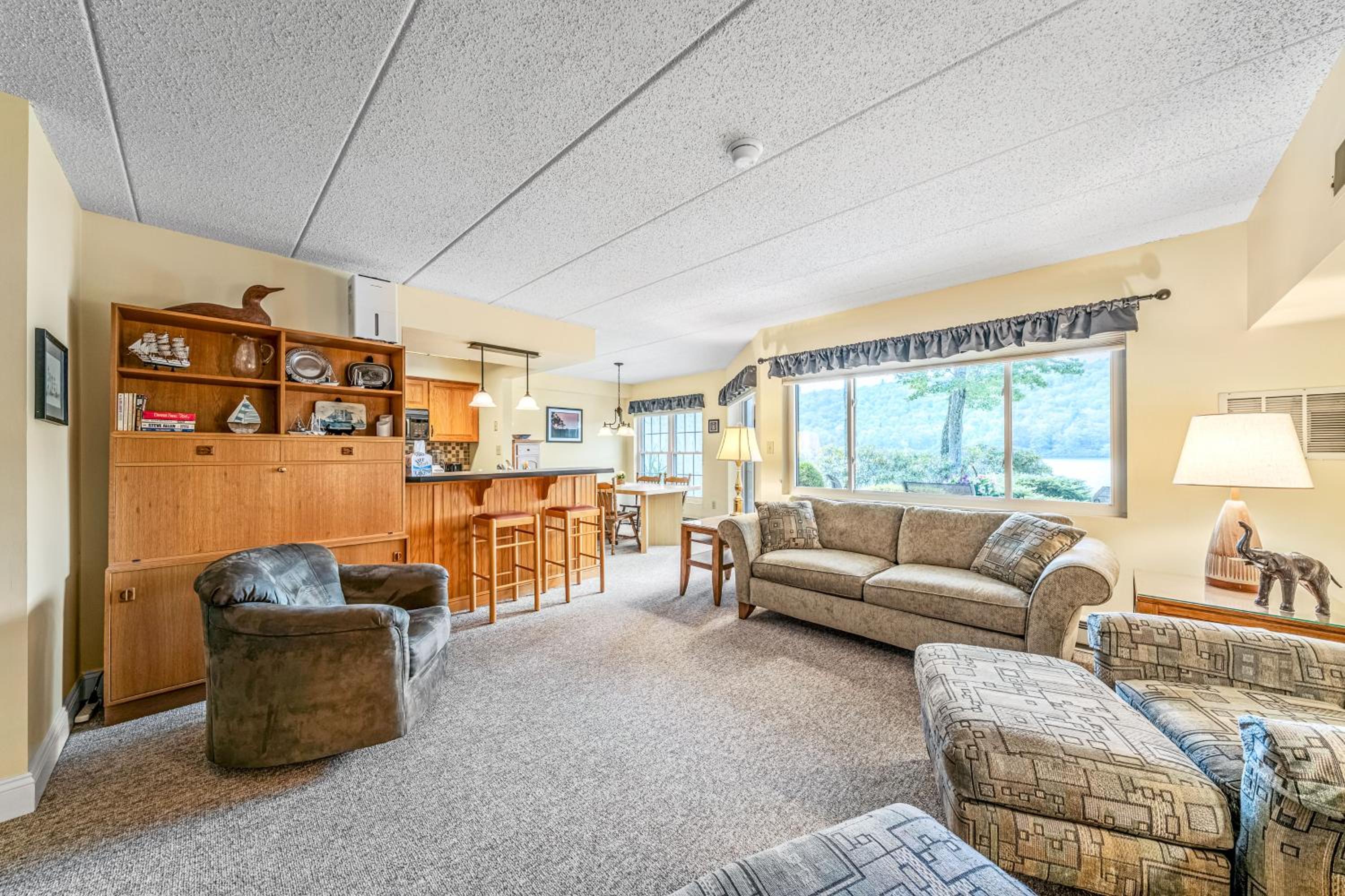 Epic Views and Pool Access! Gem on Big Boulder Lake