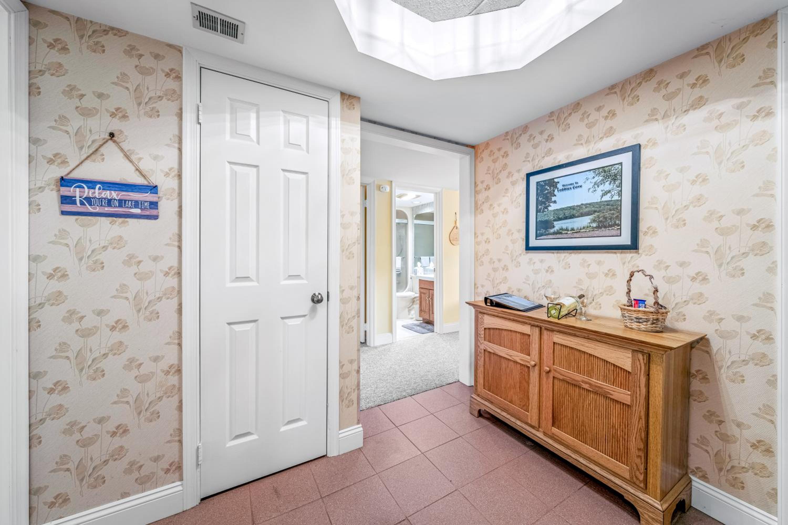 Epic Views and Pool Access! Gem on Big Boulder Lake