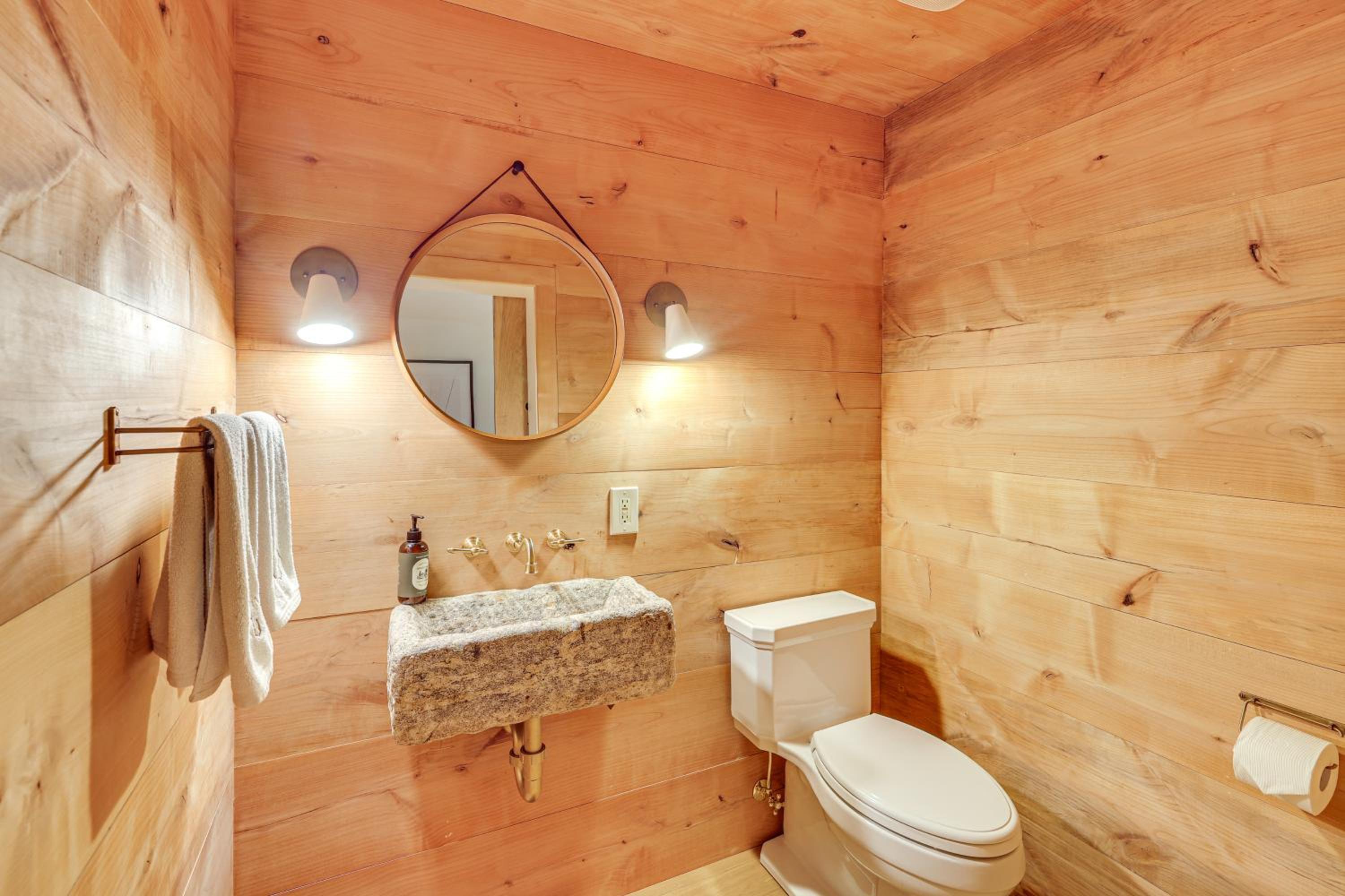 Endless Mtn Views! Group Ski Lodge at Sugar Bowl