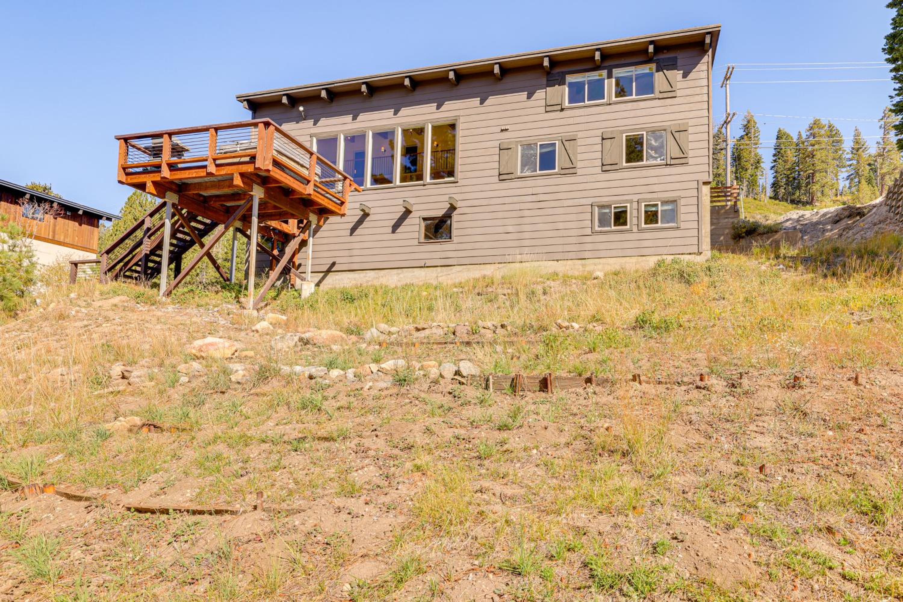 Endless Mtn Views! Group Ski Lodge at Sugar Bowl