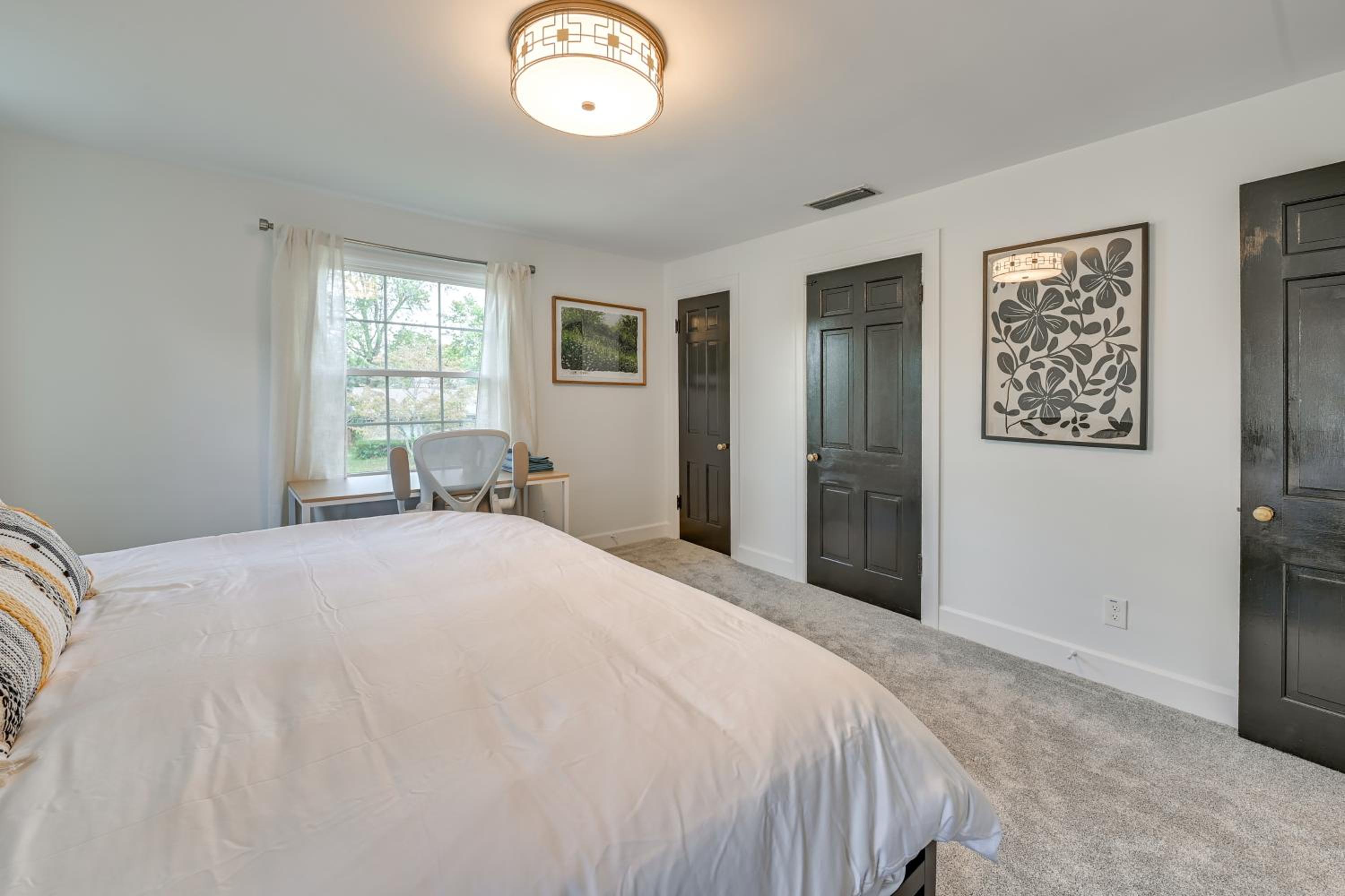 3 Mi to Dtwn Updated Home with Hot Tub in Lexington