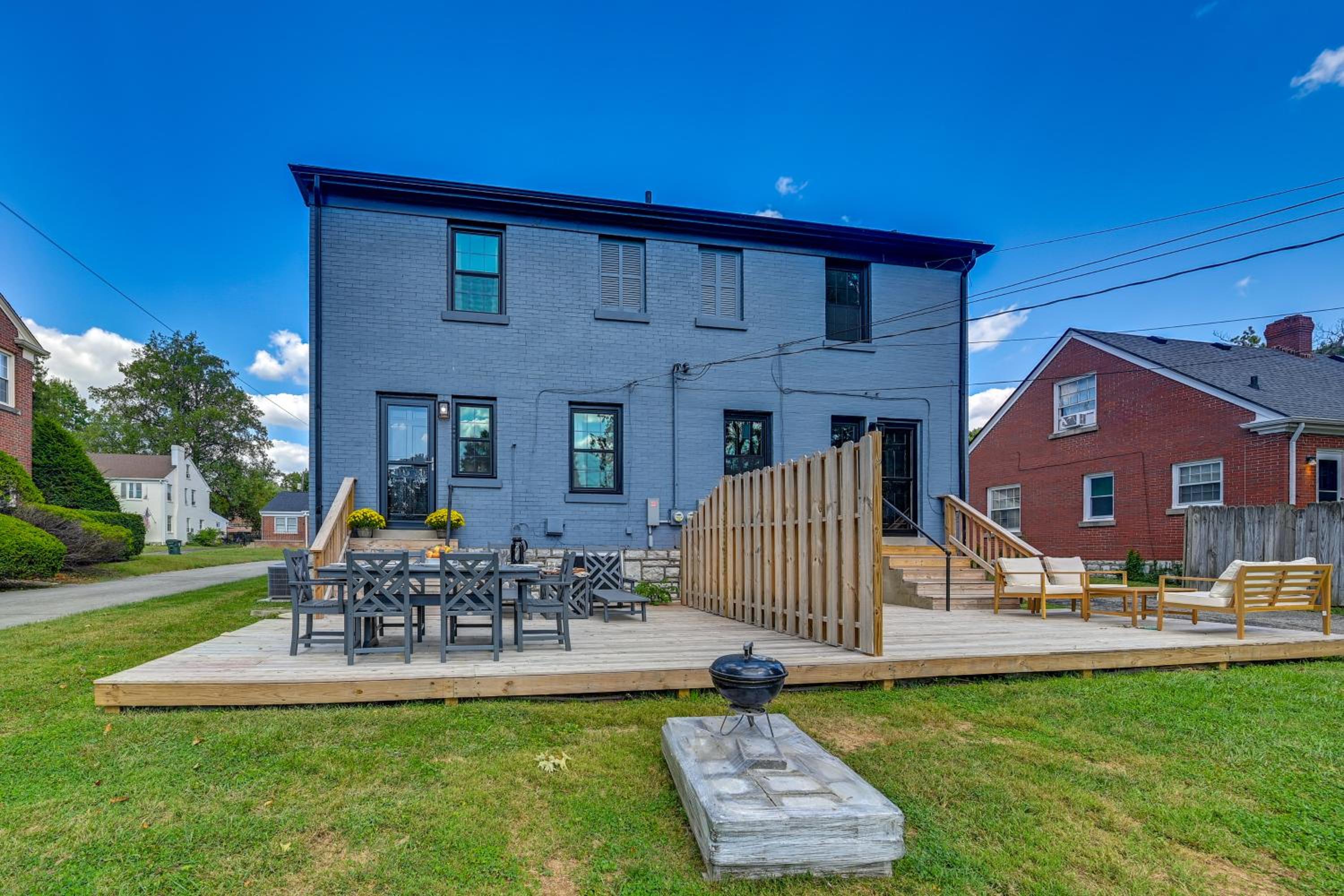 3 Mi to Dtwn Updated Home with Hot Tub in Lexington
