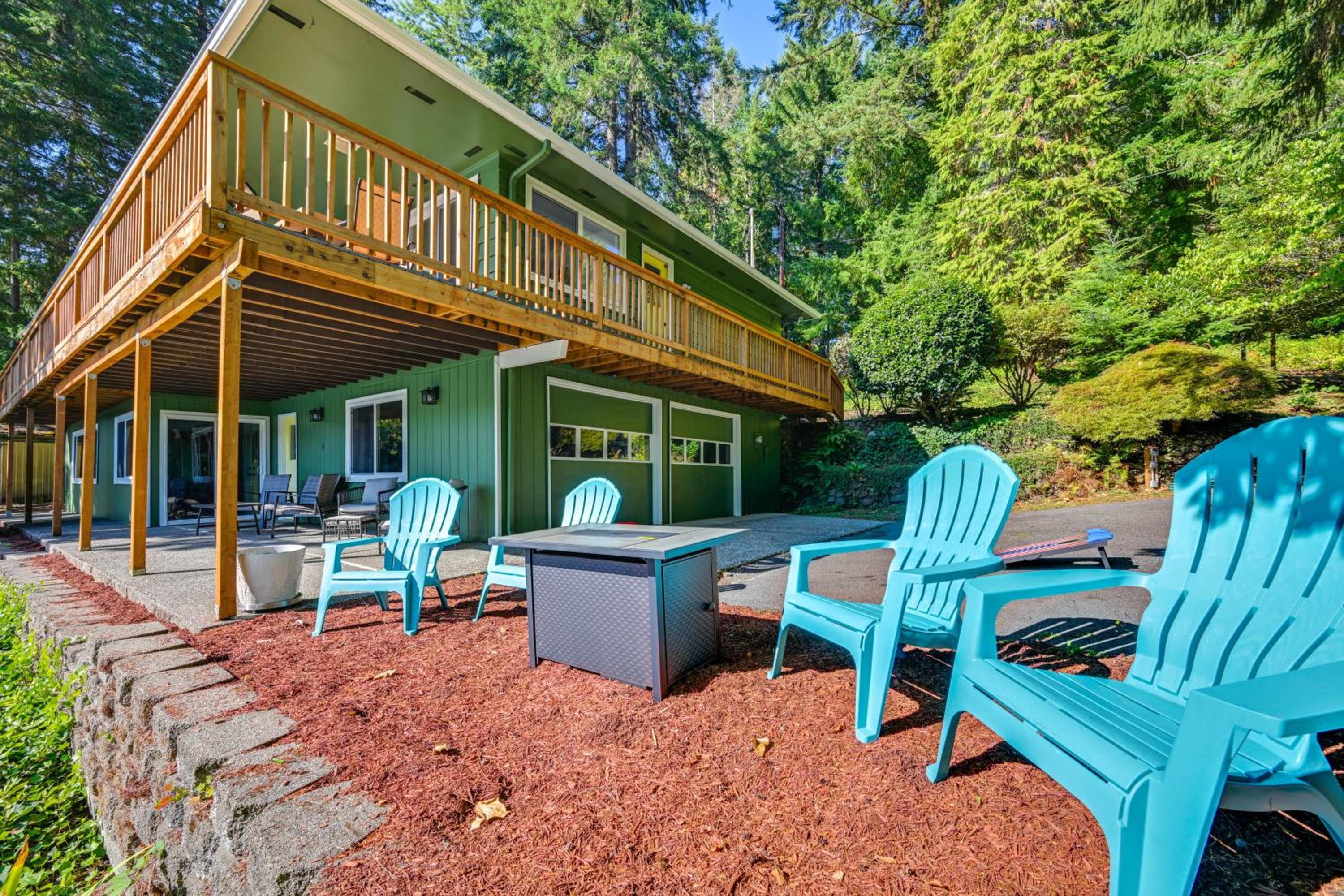 Private Dock and Fire Pit Lakefront Gem in Olympia