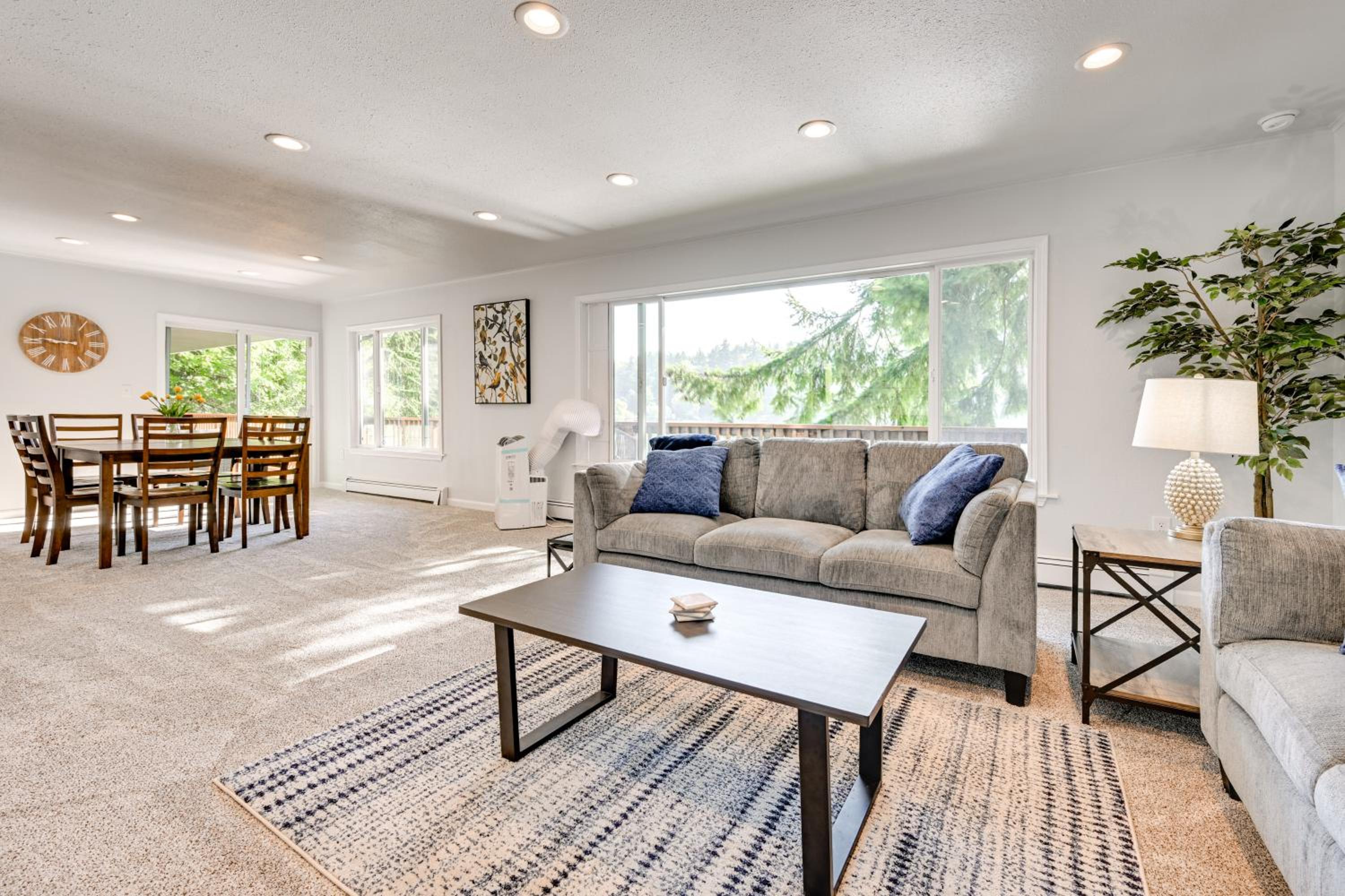 Private Dock and Fire Pit Lakefront Gem in Olympia
