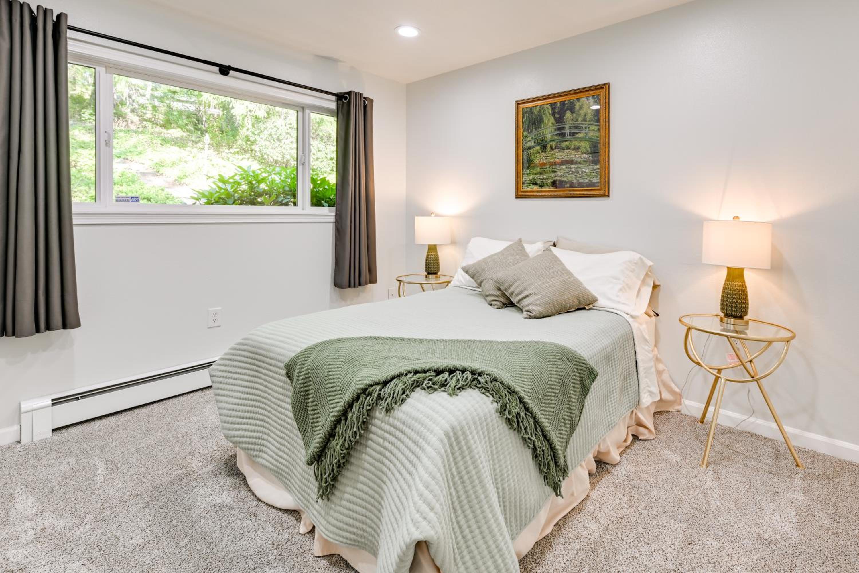 Private Dock and Fire Pit Lakefront Gem in Olympia