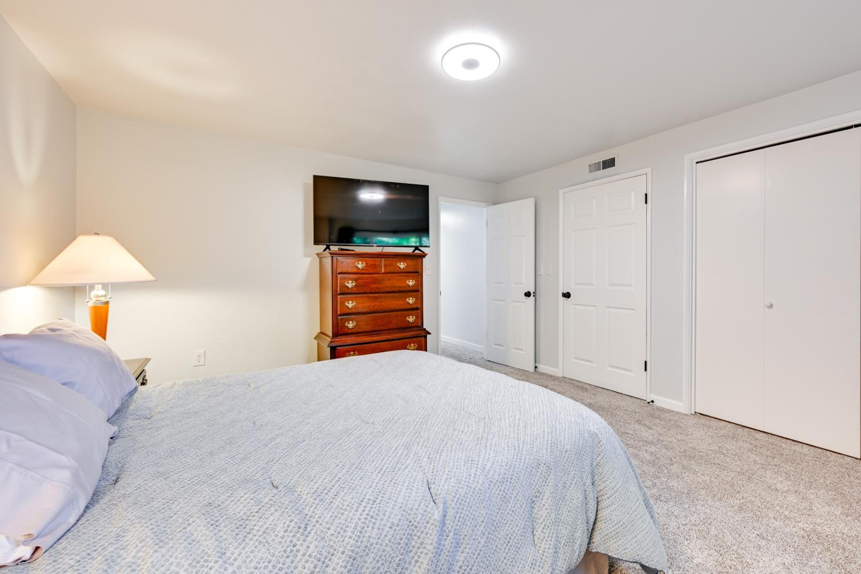 Private Dock and Fire Pit Lakefront Gem in Olympia