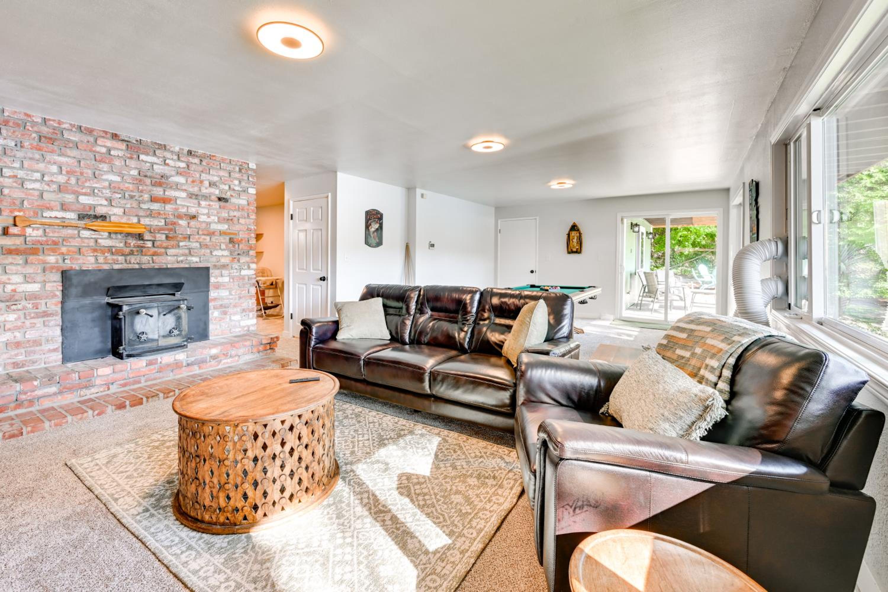 Private Dock and Fire Pit Lakefront Gem in Olympia