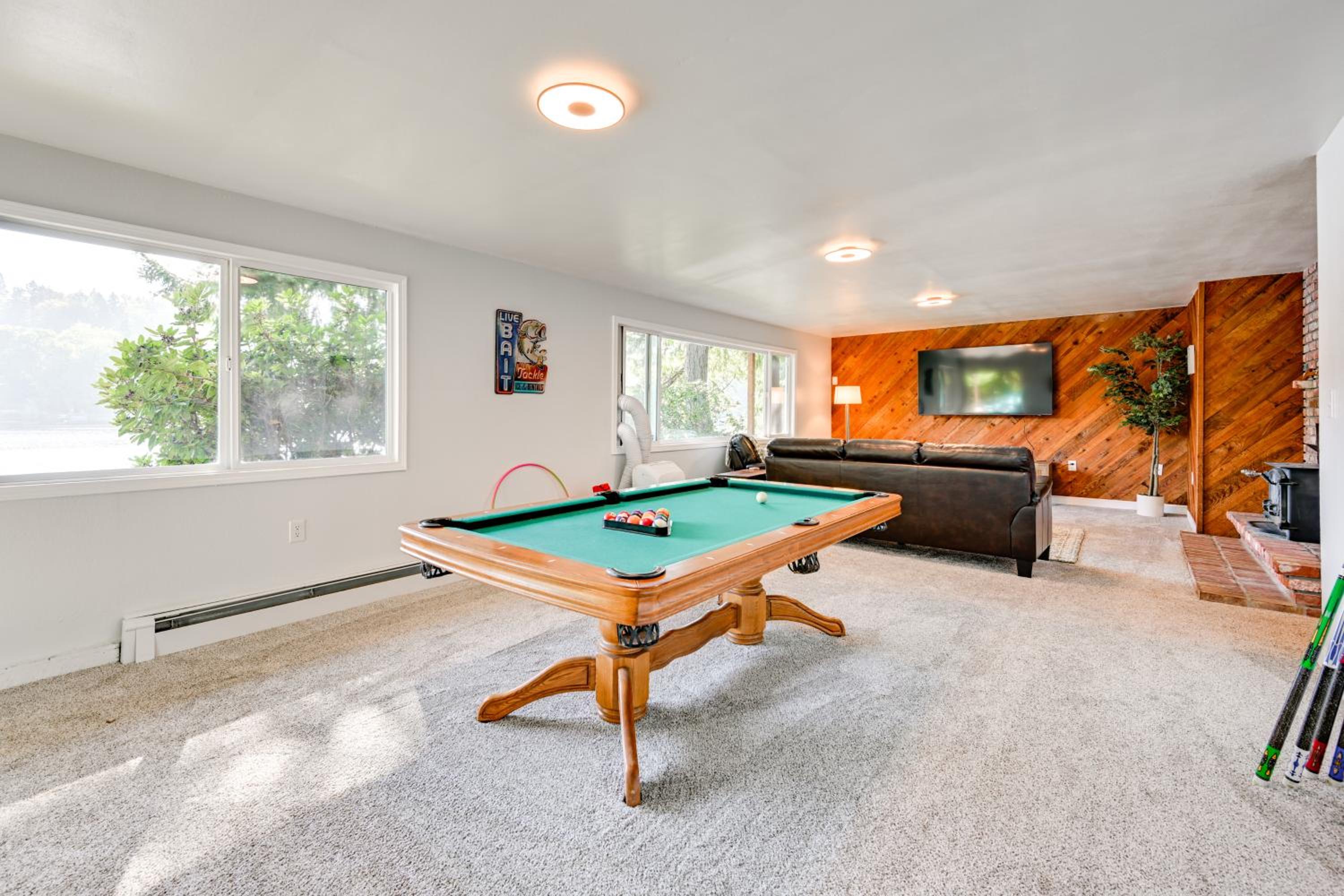 Private Dock and Fire Pit Lakefront Gem in Olympia