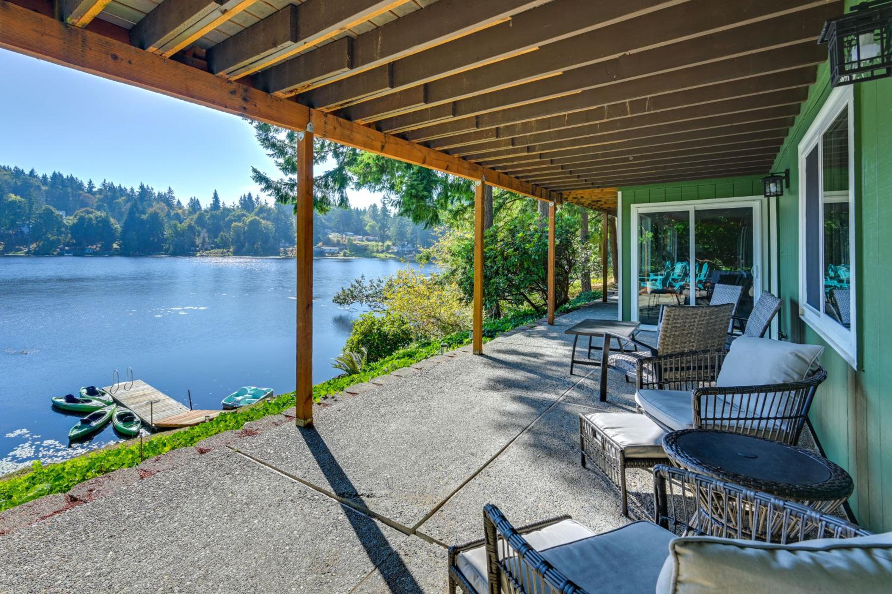 Private Dock and Fire Pit Lakefront Gem in Olympia