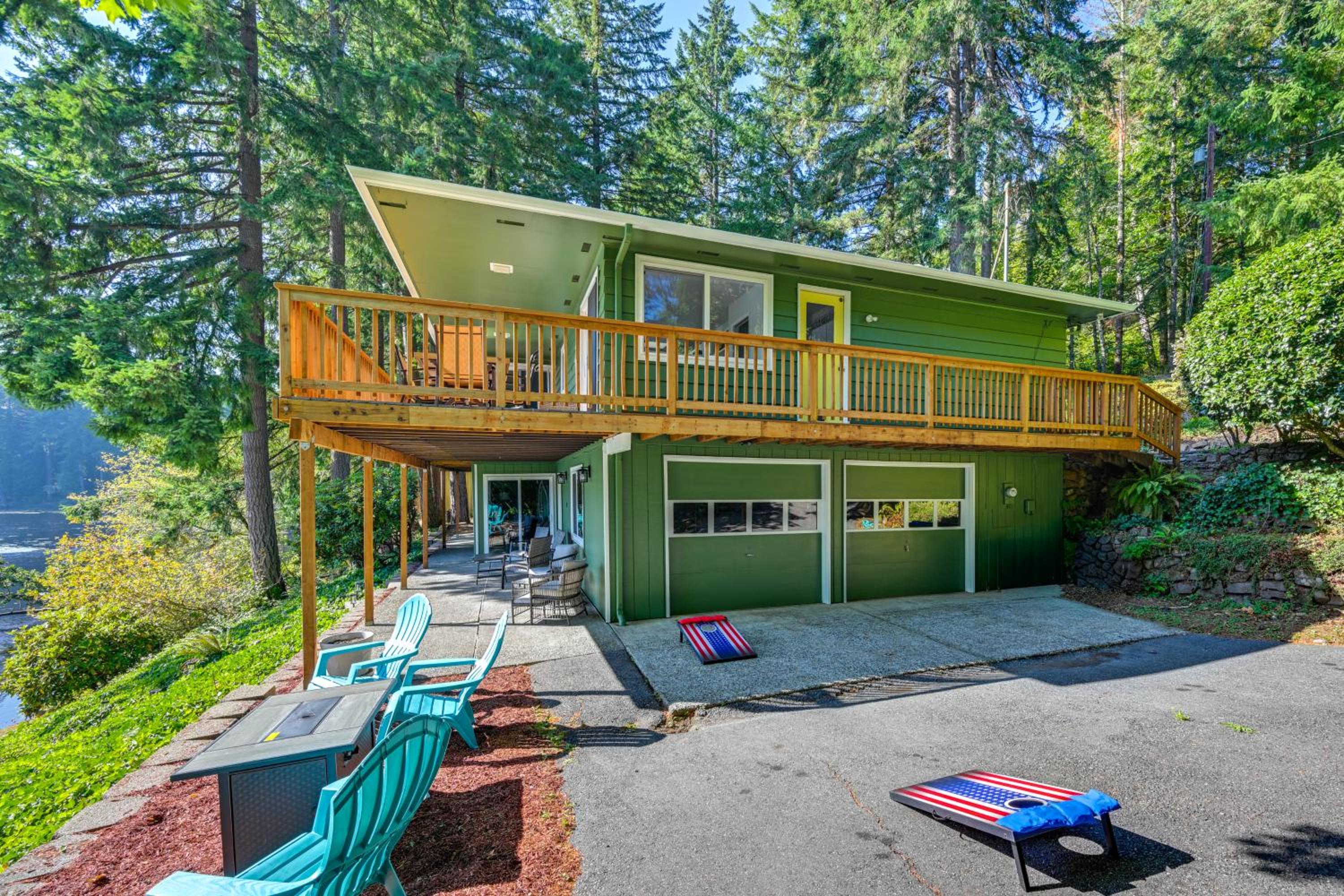Private Dock and Fire Pit Lakefront Gem in Olympia