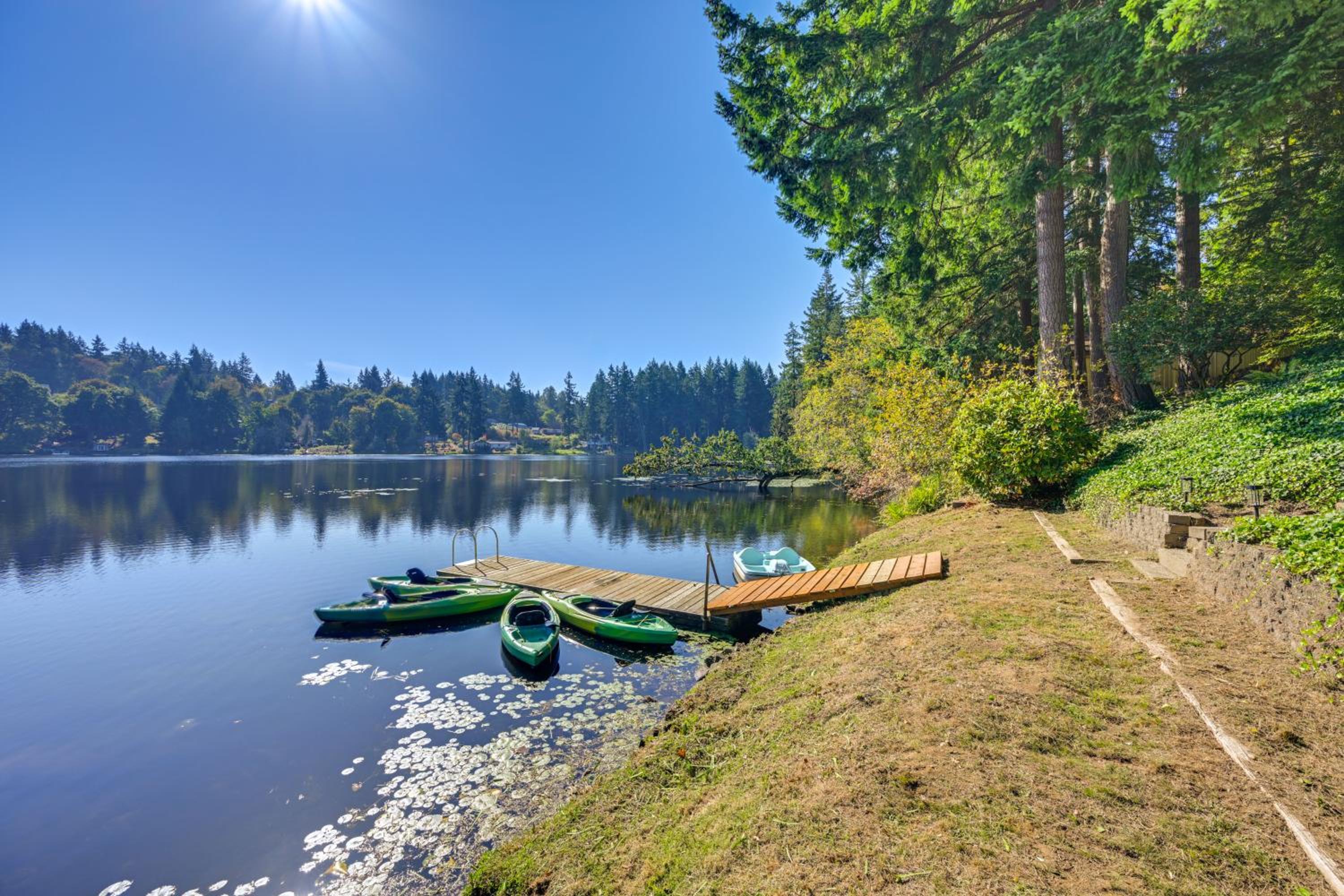 Private Dock and Fire Pit Lakefront Gem in Olympia