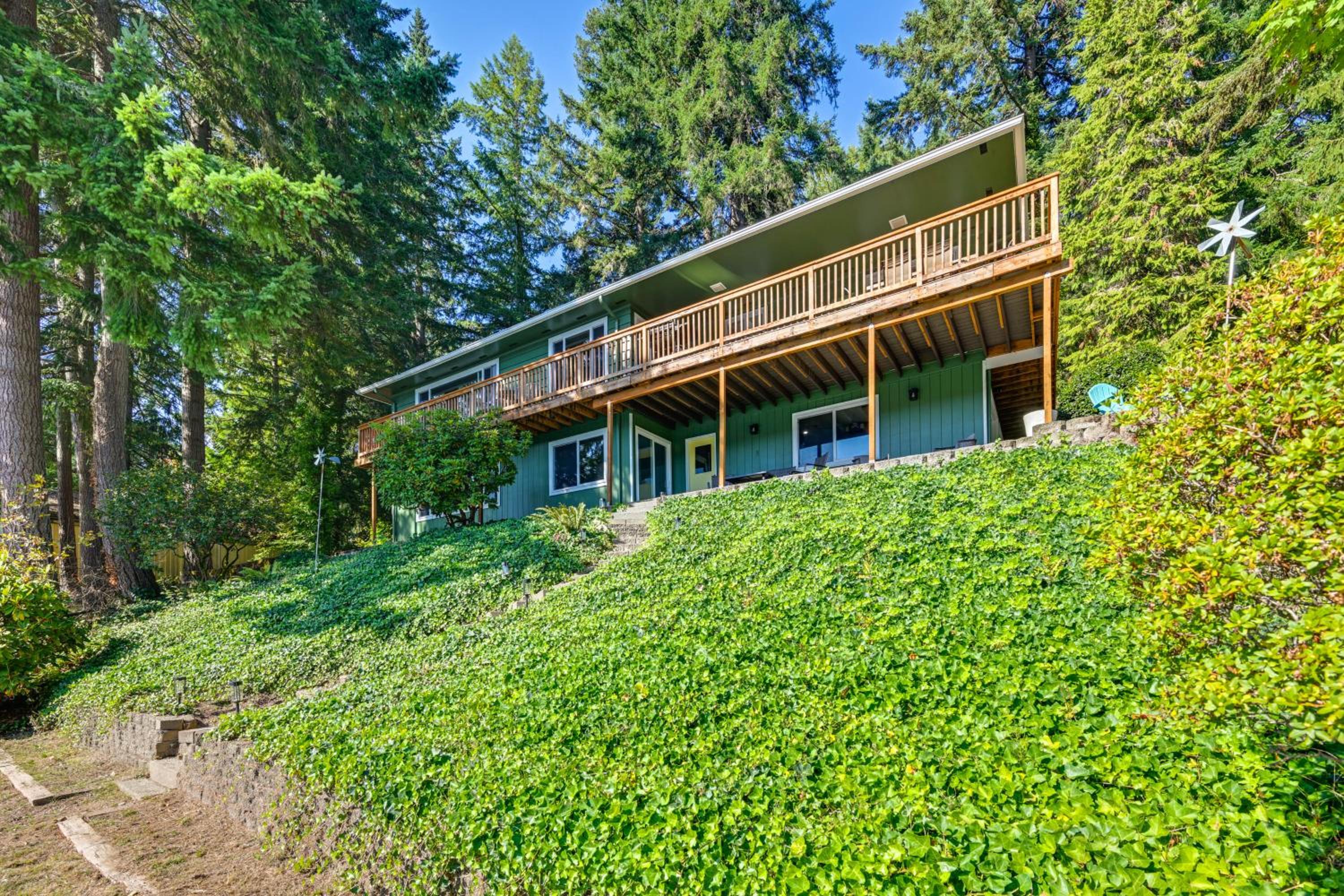 Private Dock and Fire Pit Lakefront Gem in Olympia