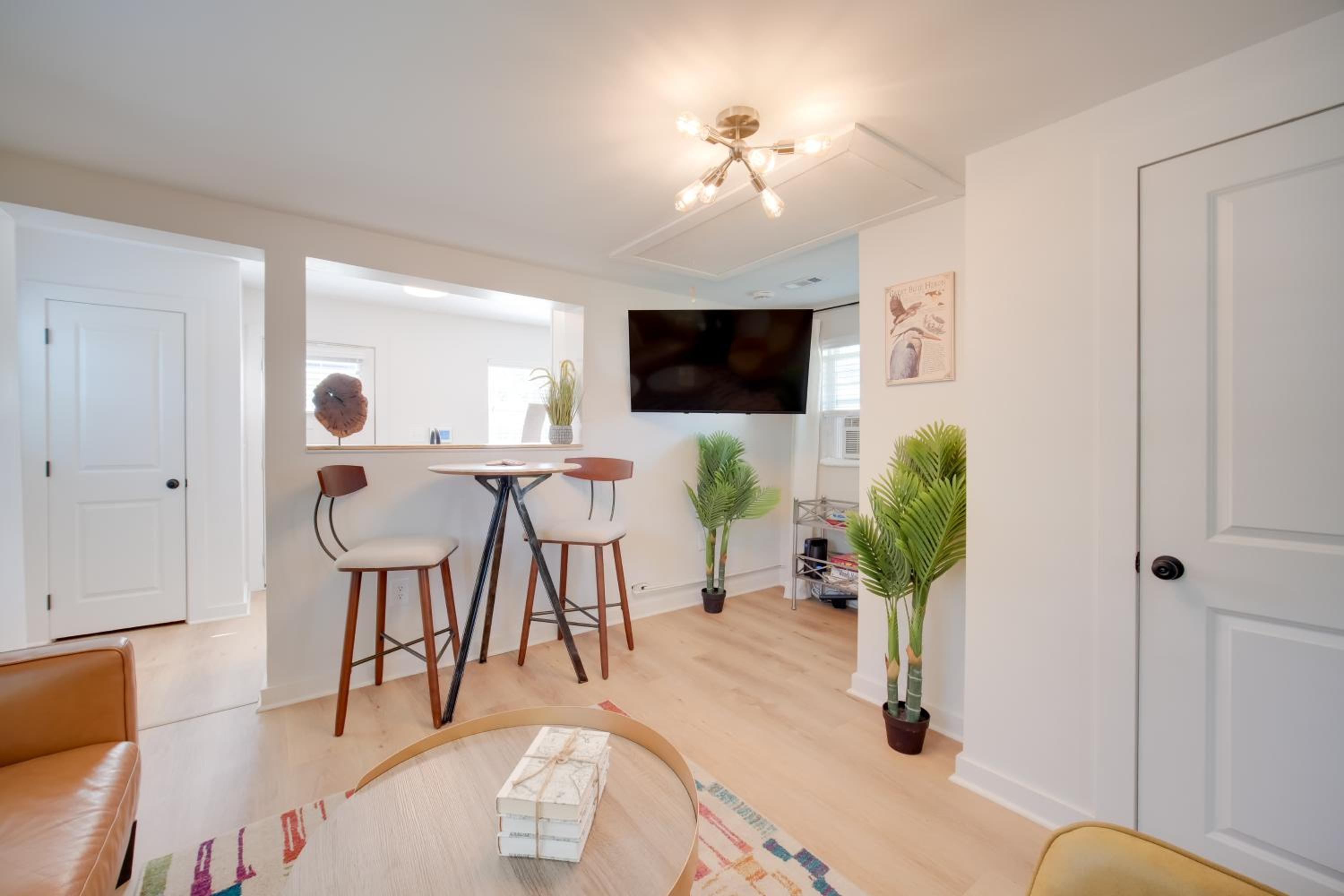 Blue Heron Walk to Kelso Beach! Pet-Friendly Gem