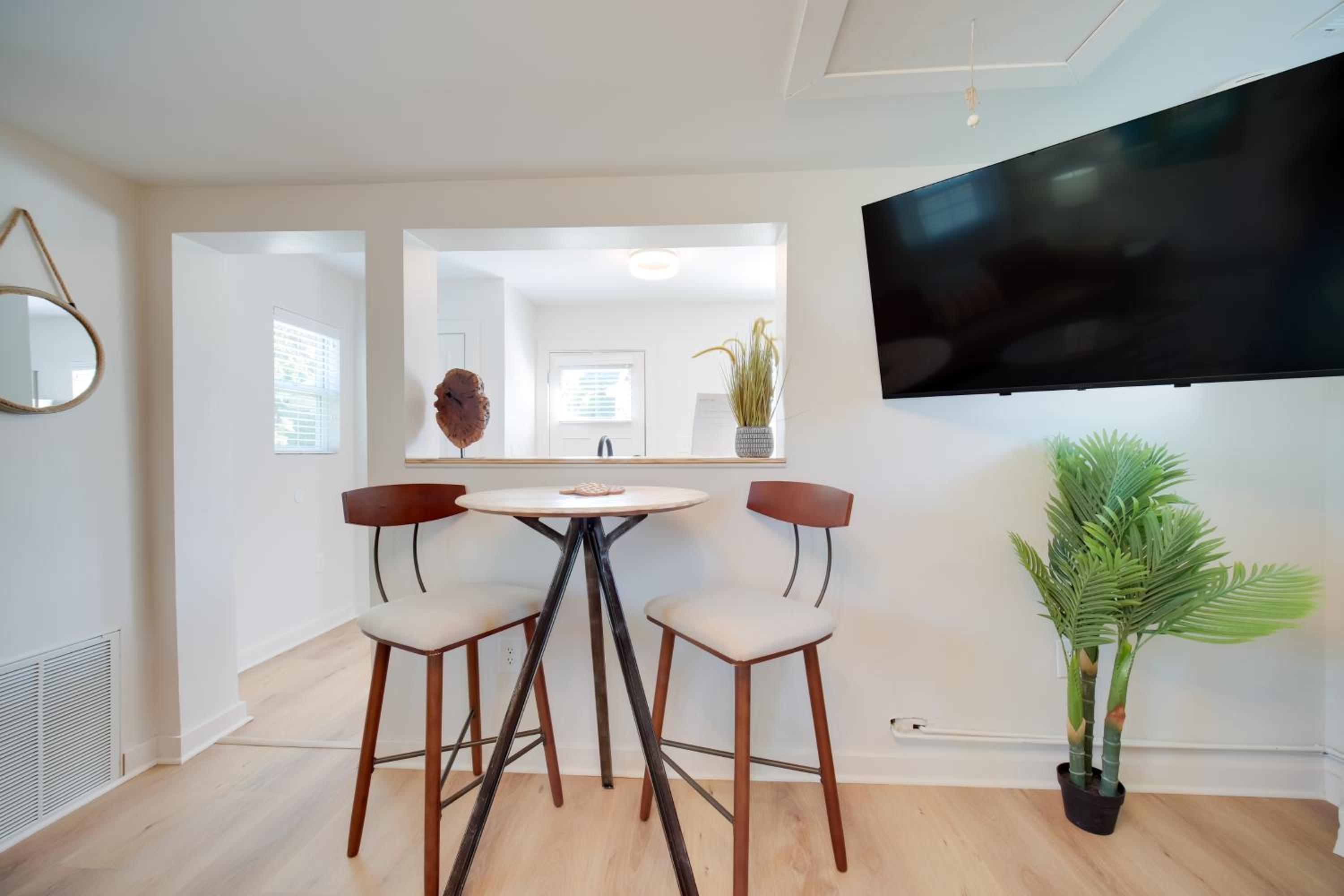 Blue Heron Walk to Kelso Beach! Pet-Friendly Gem