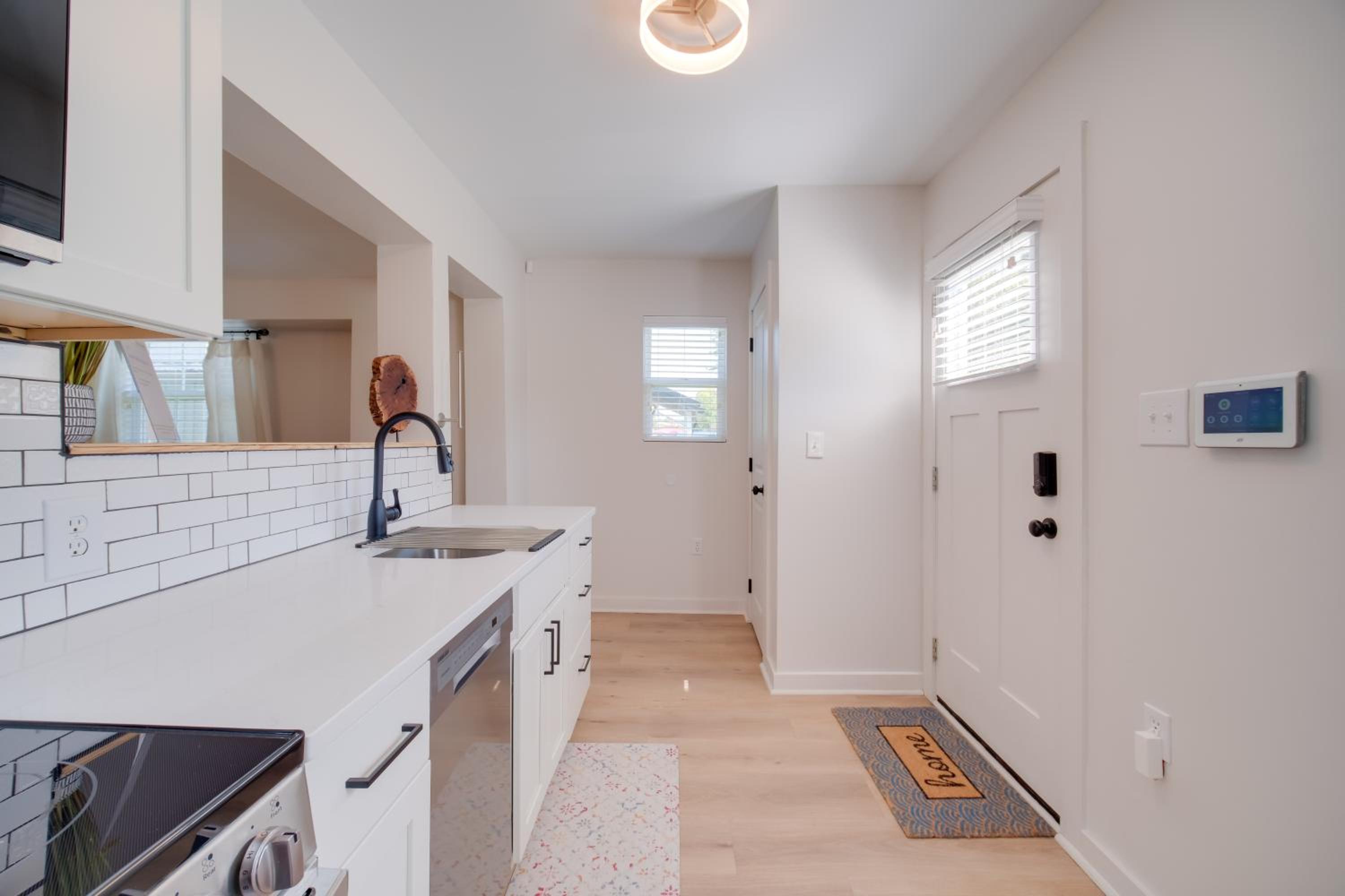 Blue Heron Walk to Kelso Beach! Pet-Friendly Gem