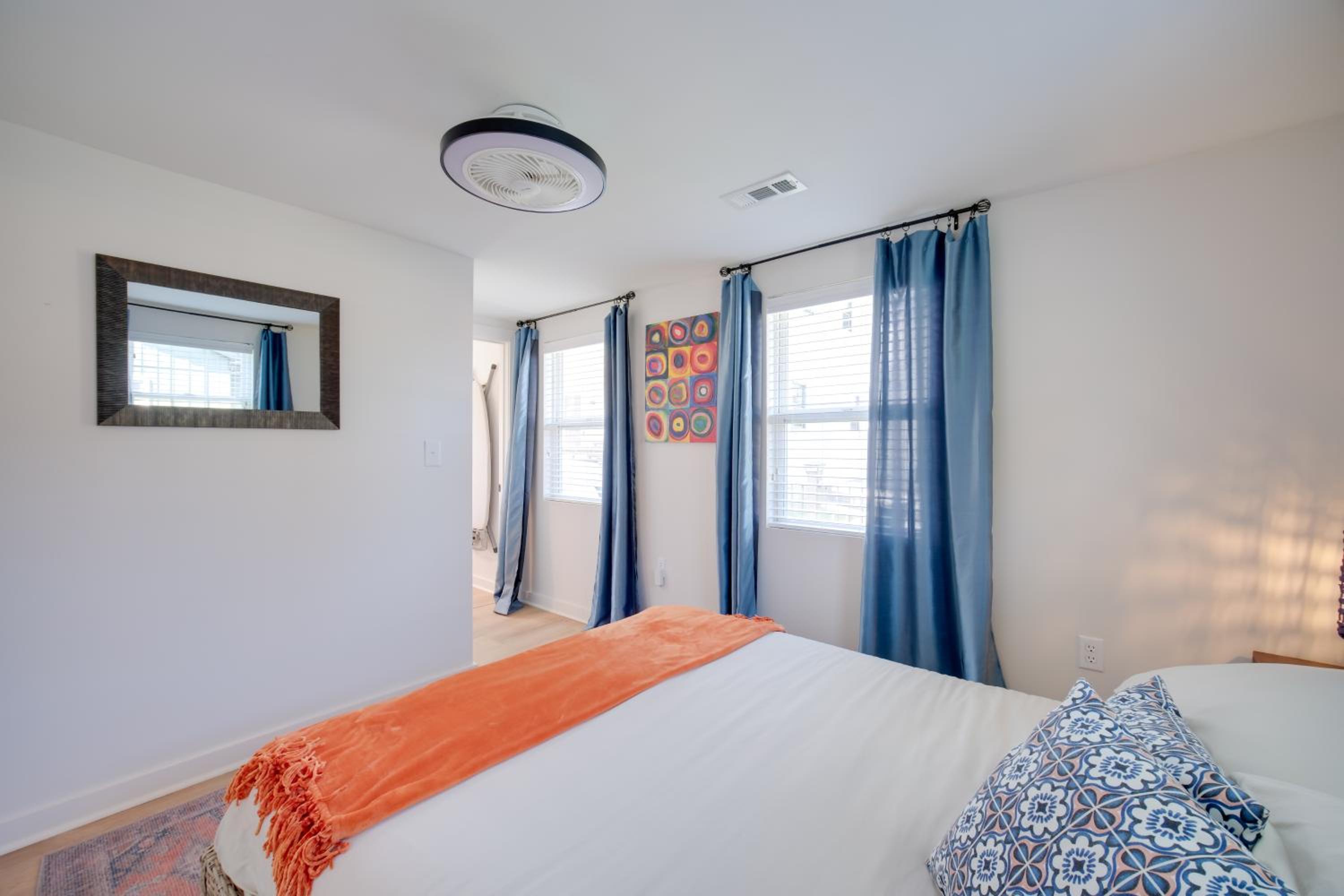 Blue Heron Walk to Kelso Beach! Pet-Friendly Gem