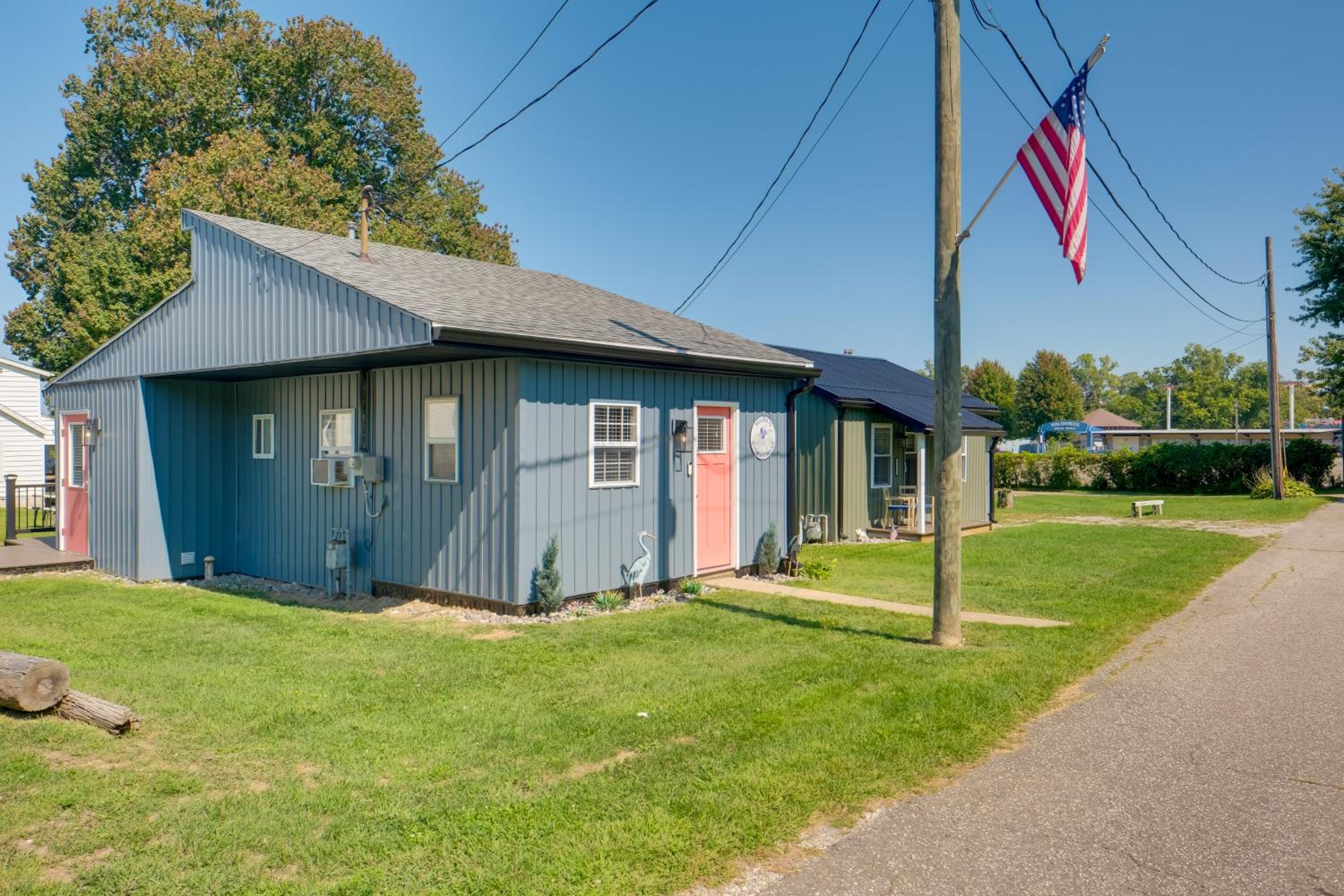 Blue Heron Walk to Kelso Beach! Pet-Friendly Gem