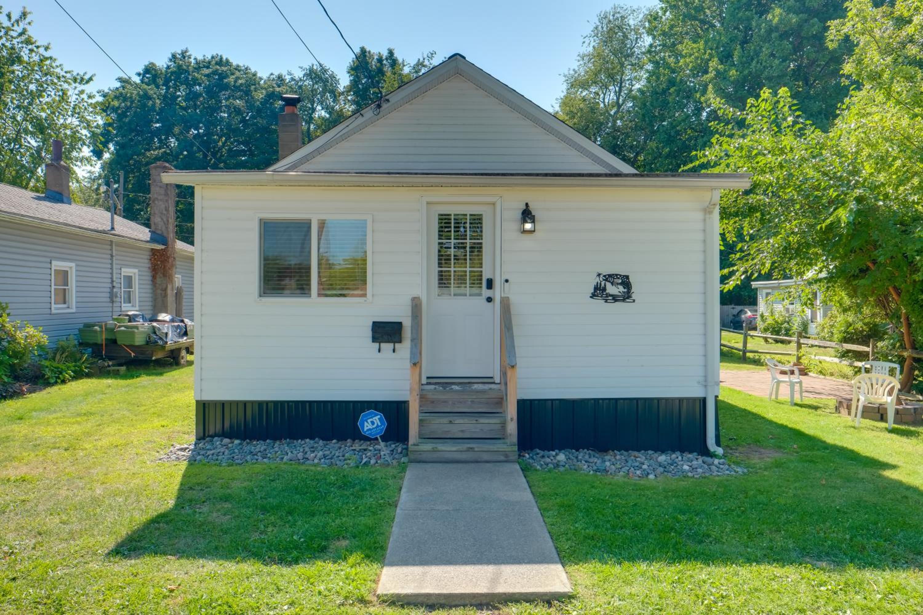 Wishin and Fishin Walkable Erie Home By the Beach!