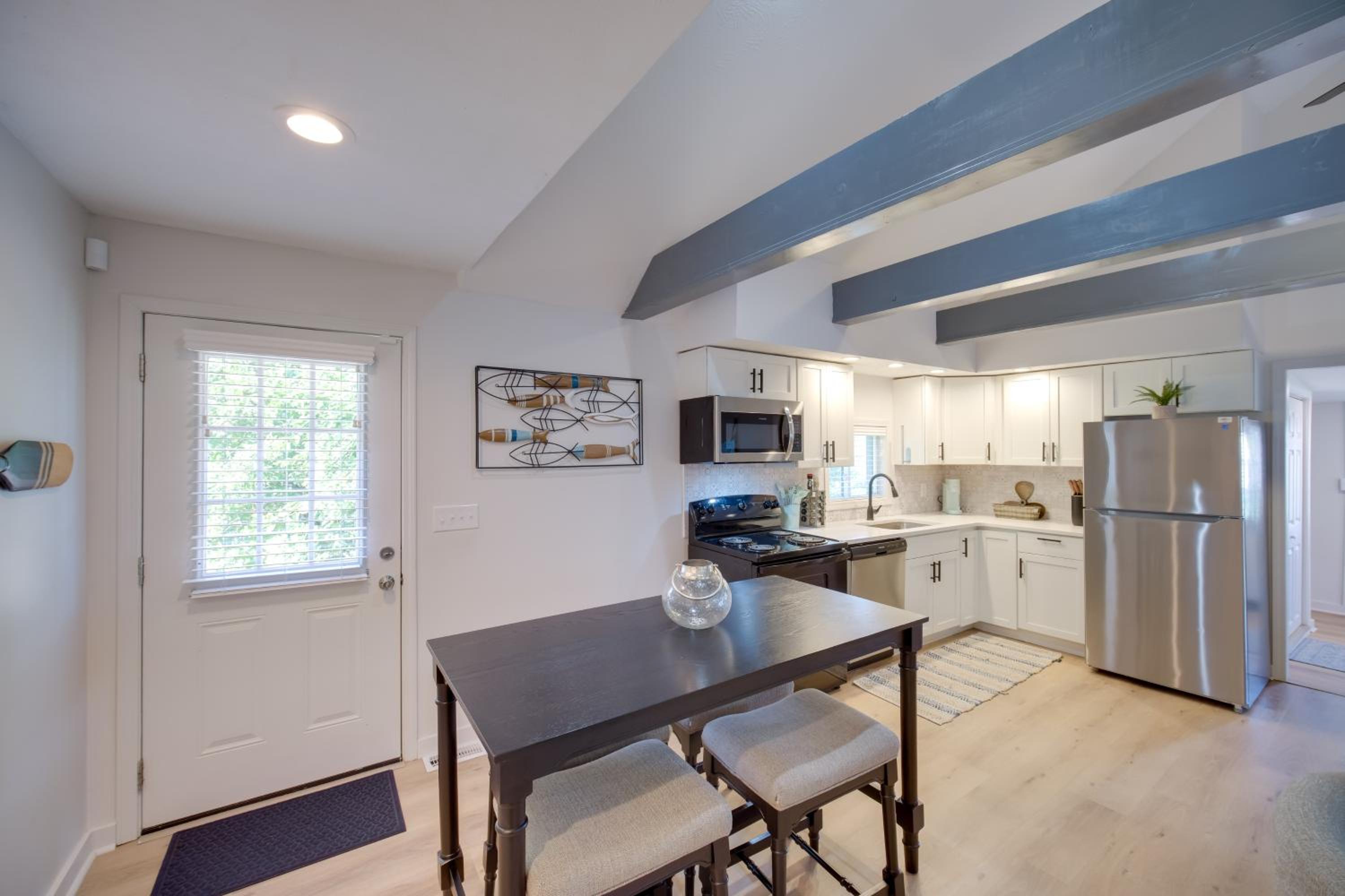 Wishin and Fishin Walkable Erie Home By the Beach!