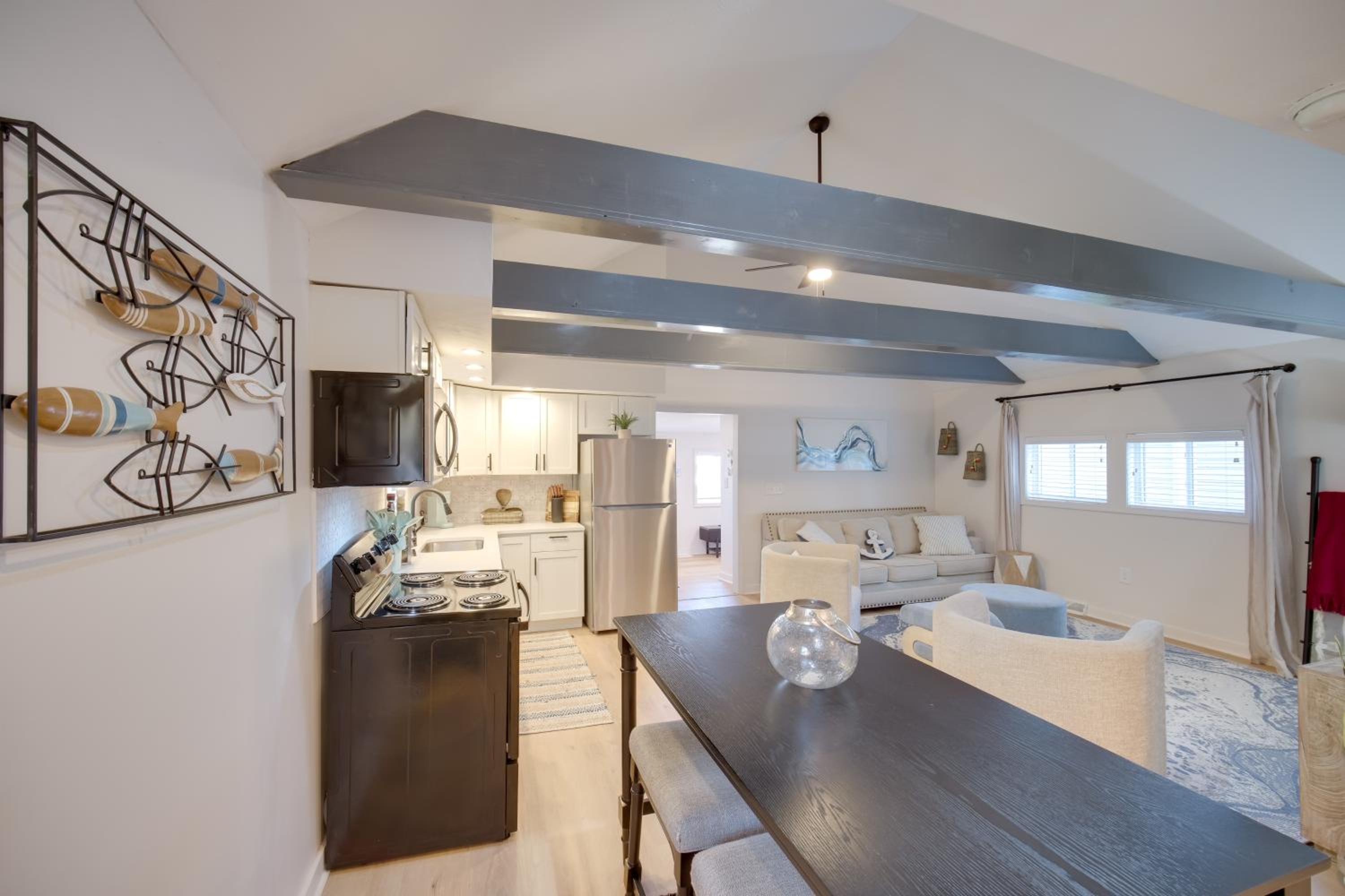 Wishin and Fishin Walkable Erie Home By the Beach!