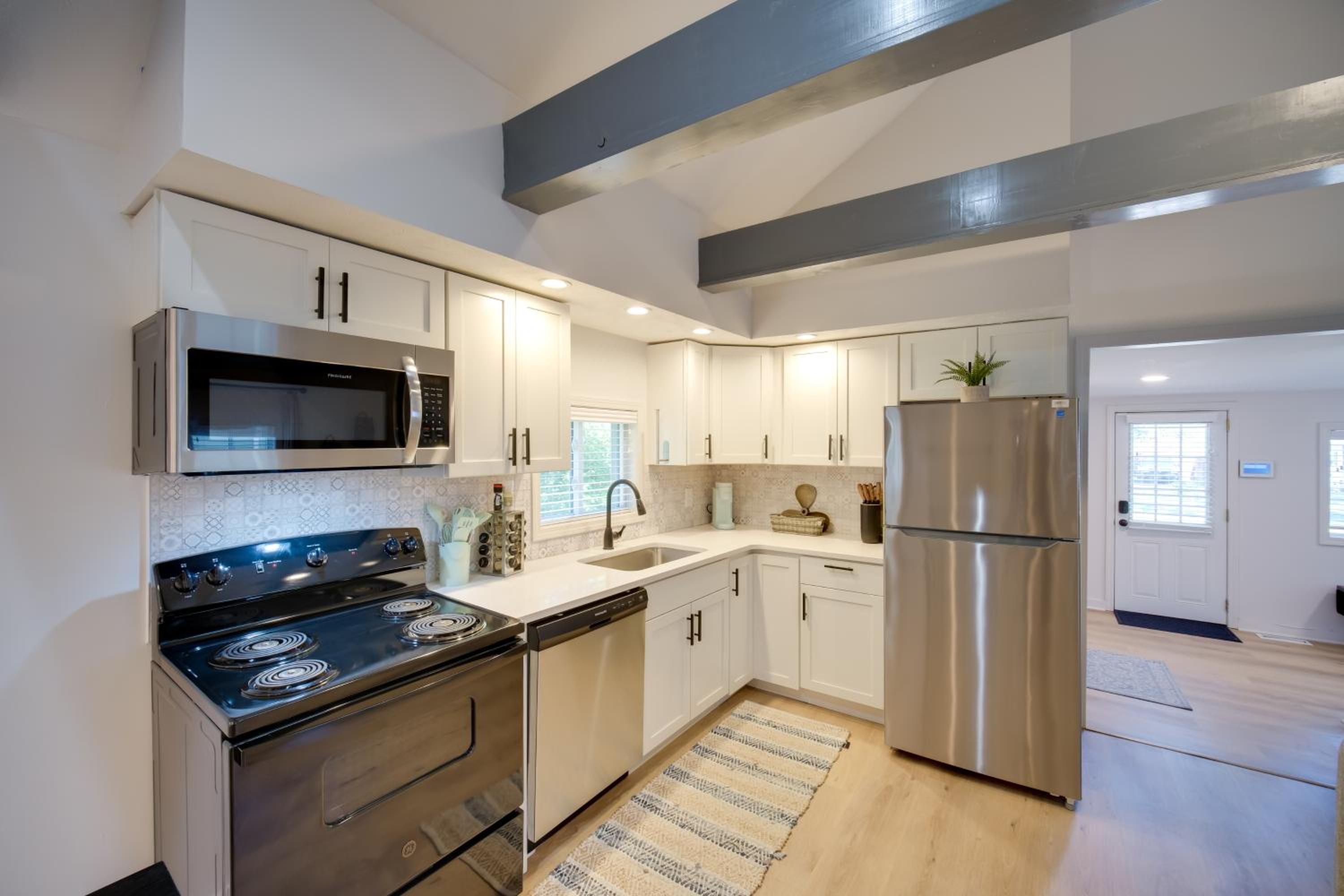Wishin and Fishin Walkable Erie Home By the Beach!