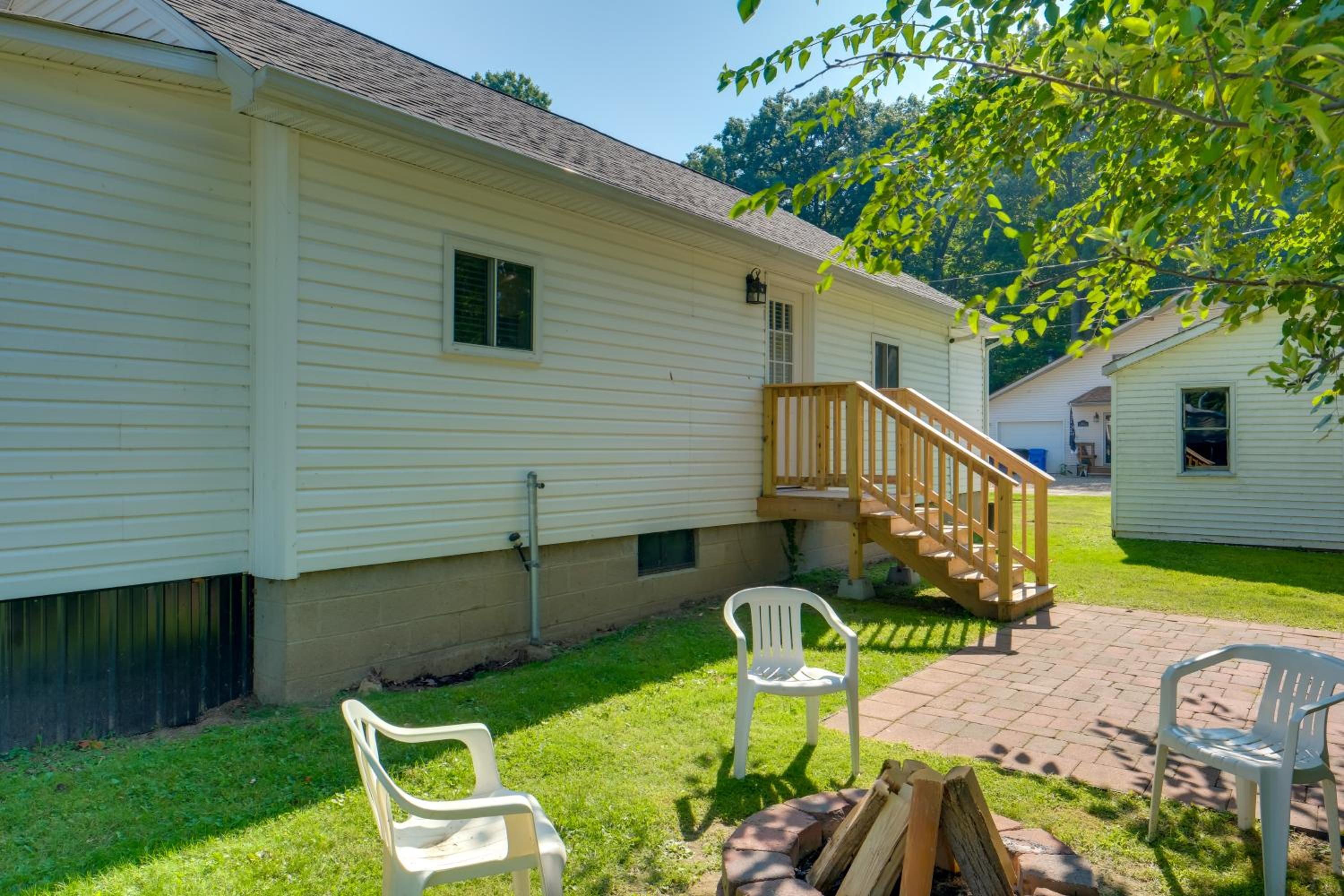 Wishin and Fishin Walkable Erie Home By the Beach!