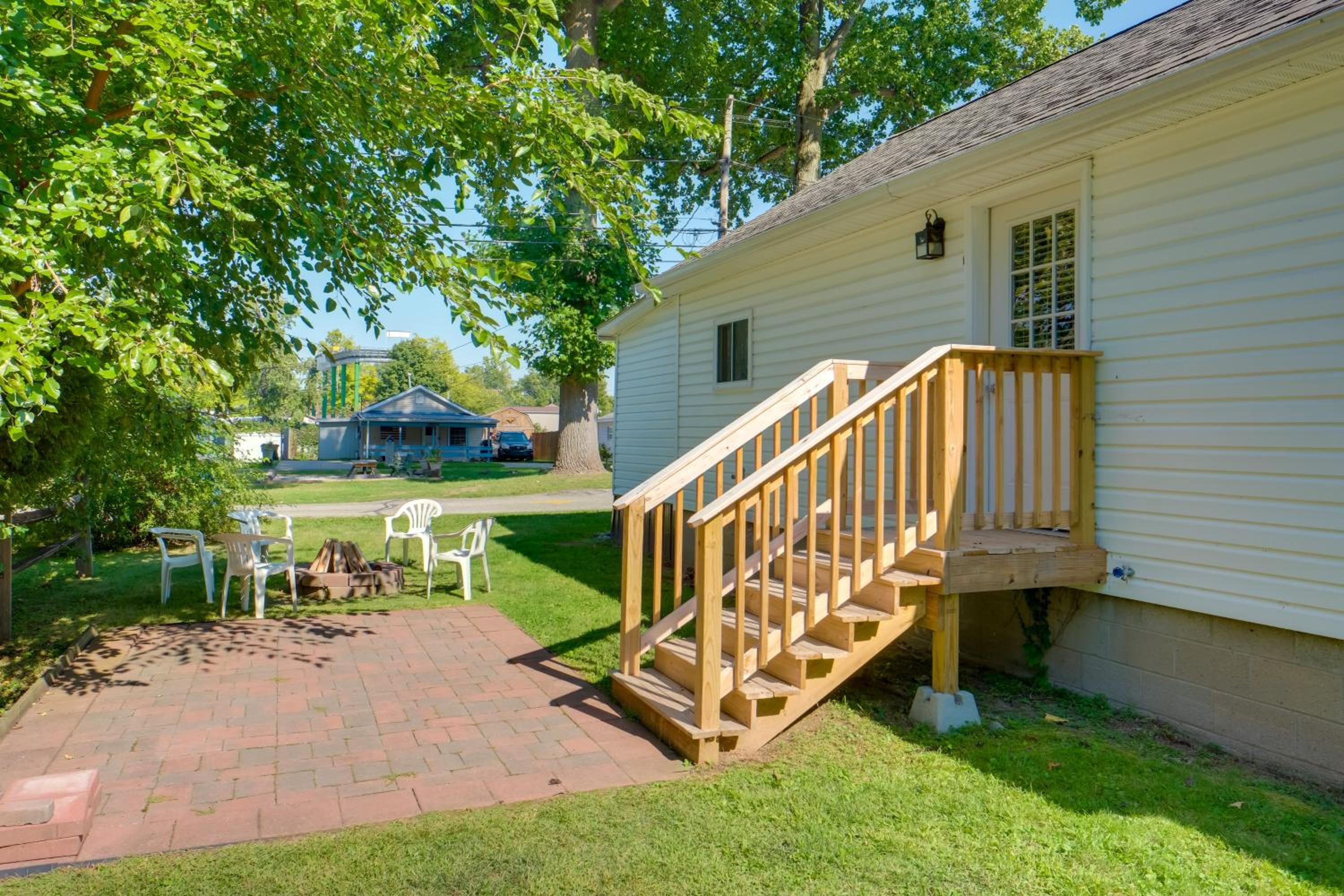 Wishin and Fishin Walkable Erie Home By the Beach!