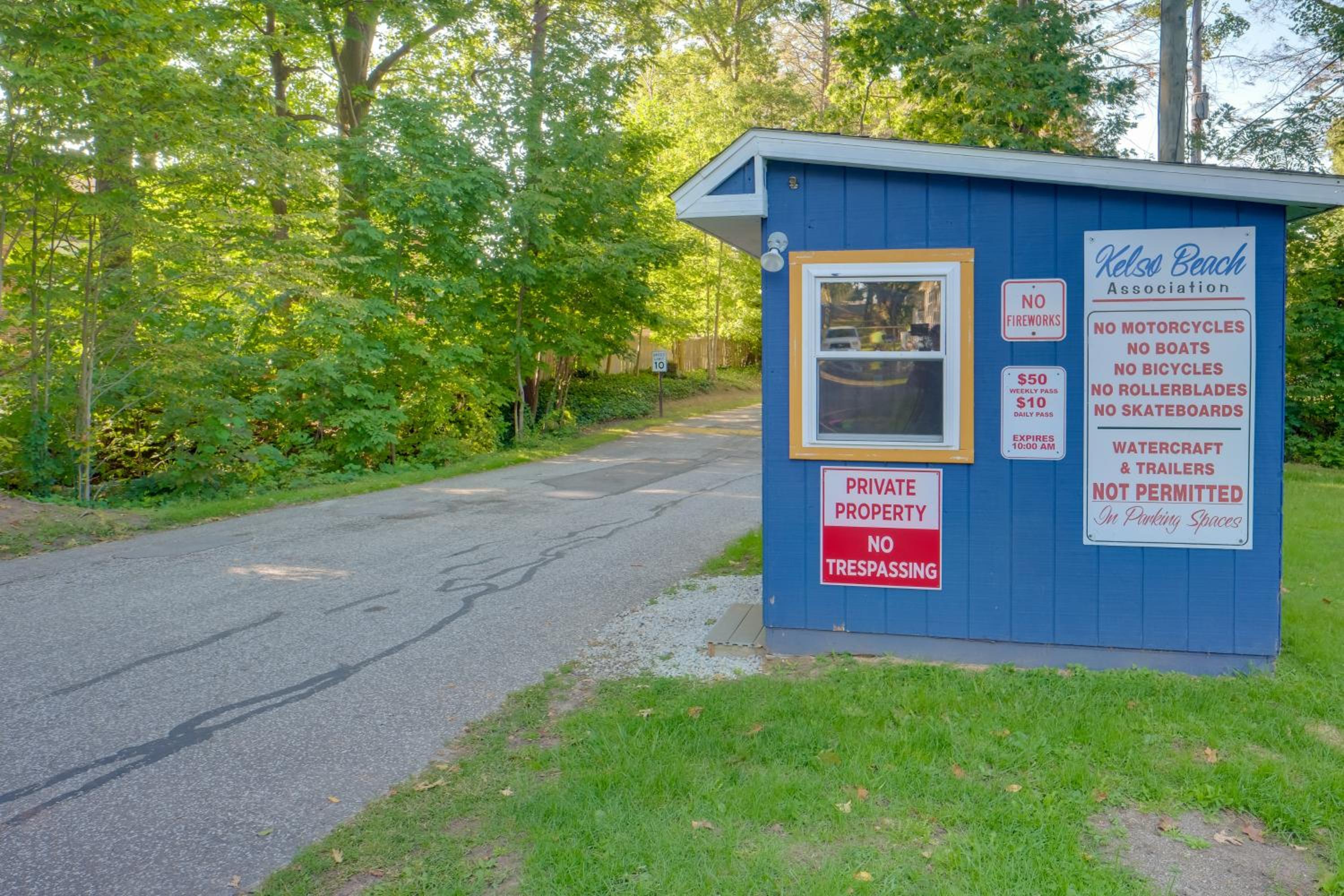 Wishin and Fishin Walkable Erie Home By the Beach!